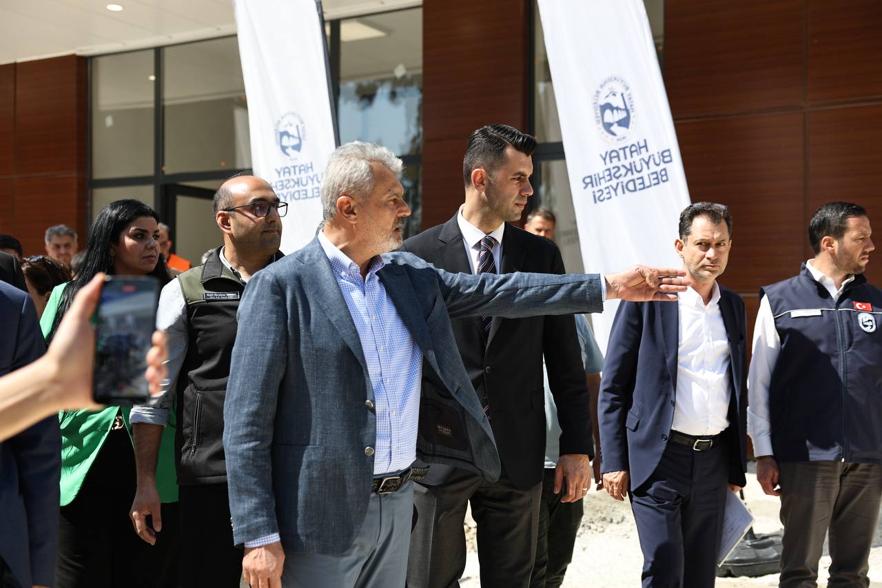 BAŞKAN ÖNTÜRK, DEFNE’DEKİ KREŞİ YERİNDE İNCELEDİ