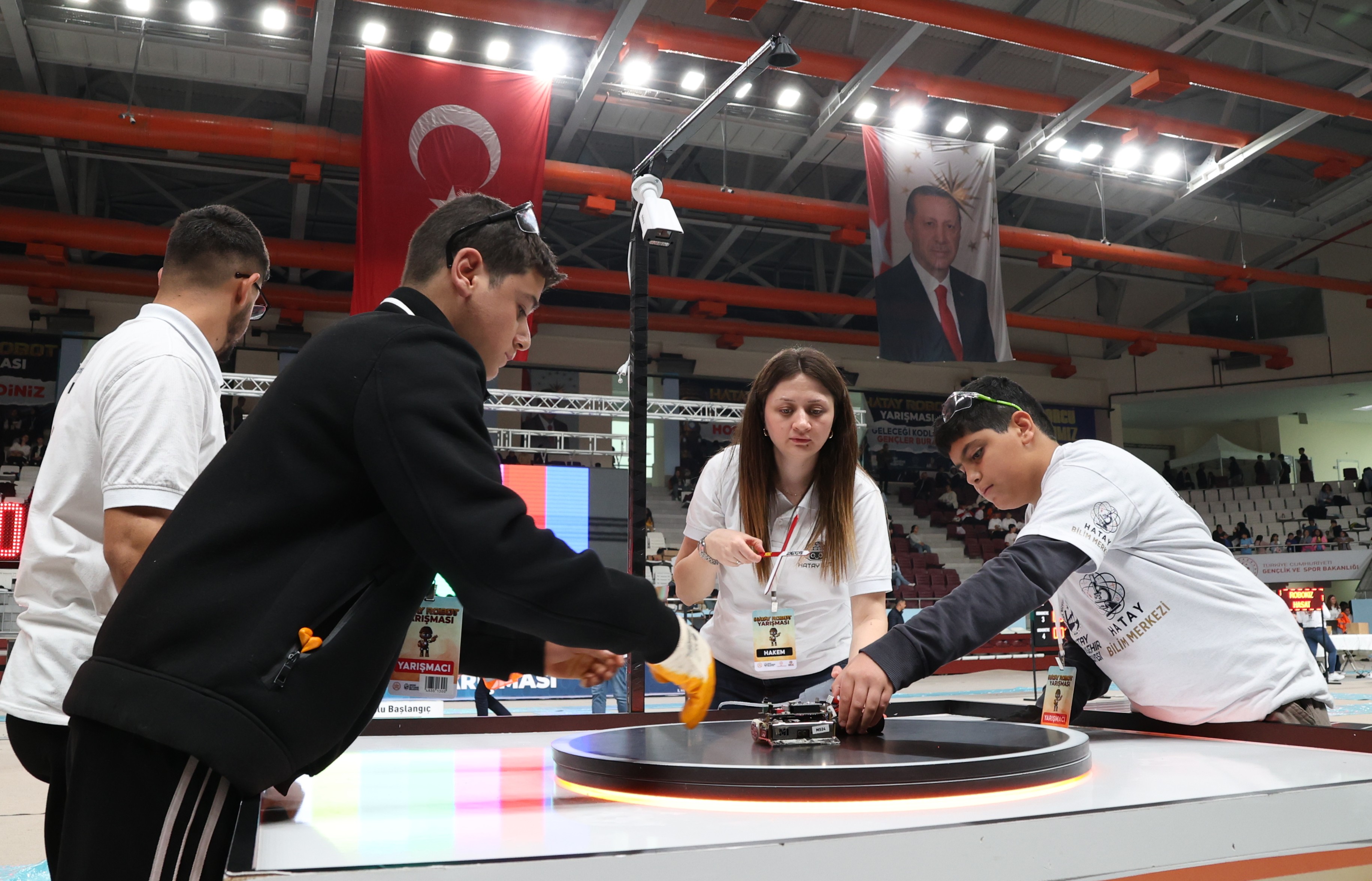 HATAYBOT TEKNOLOJİ YARIŞI FİNAL YOLUNDA 