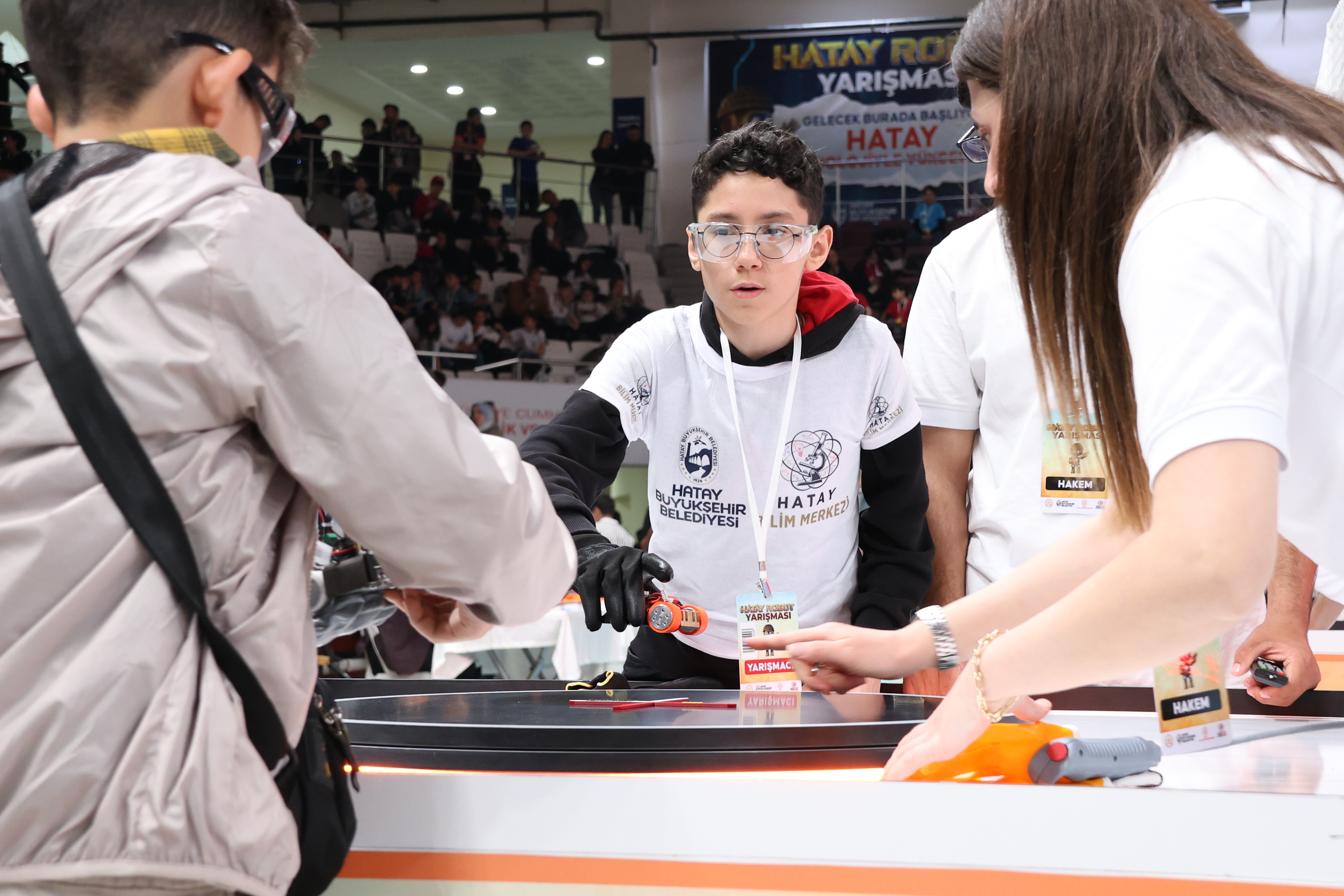 HATAYBOT TEKNOLOJİ YARIŞI FİNAL YOLUNDA 