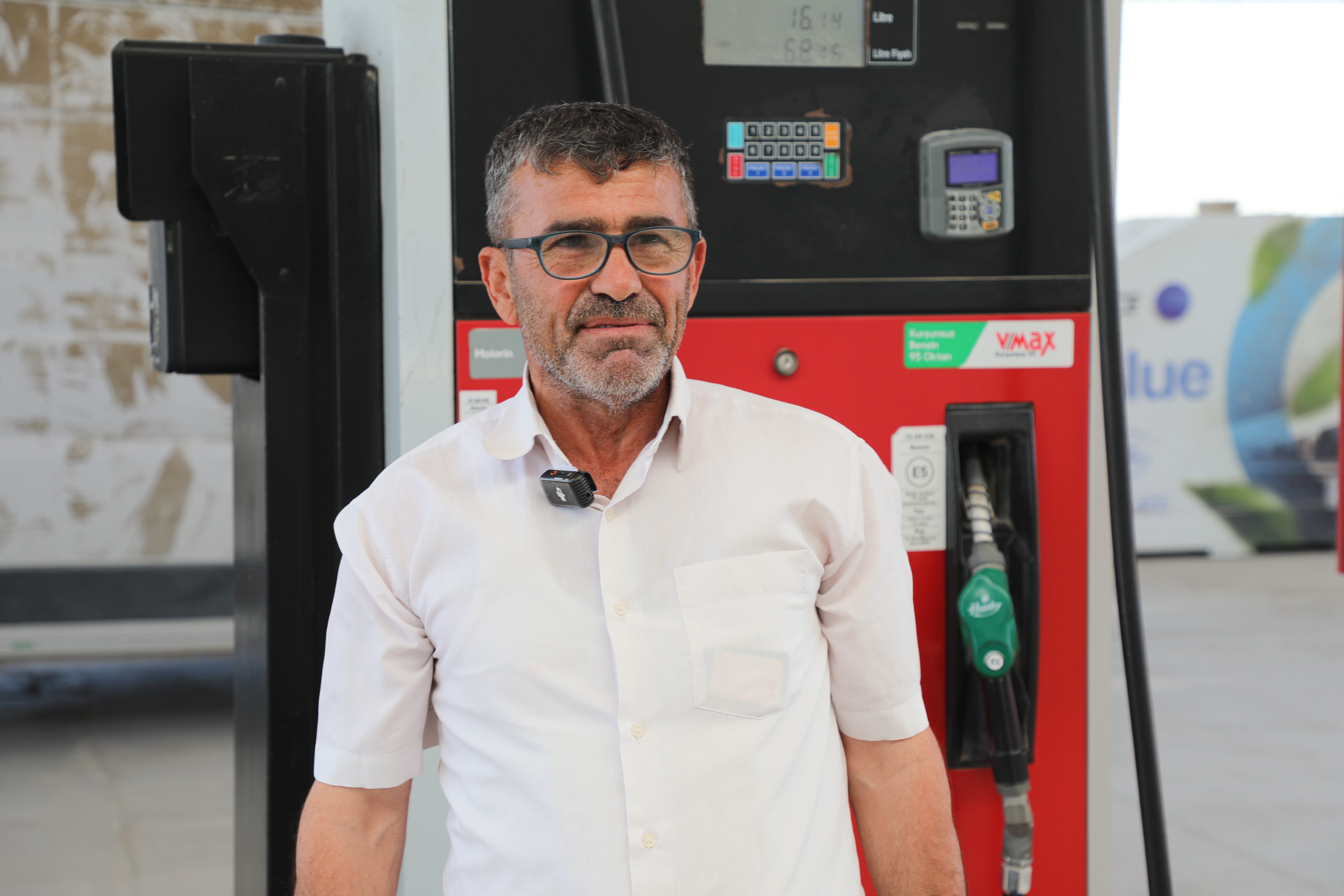 HBB ÜRETEN ÇİFTÇİNİN YANINDA 