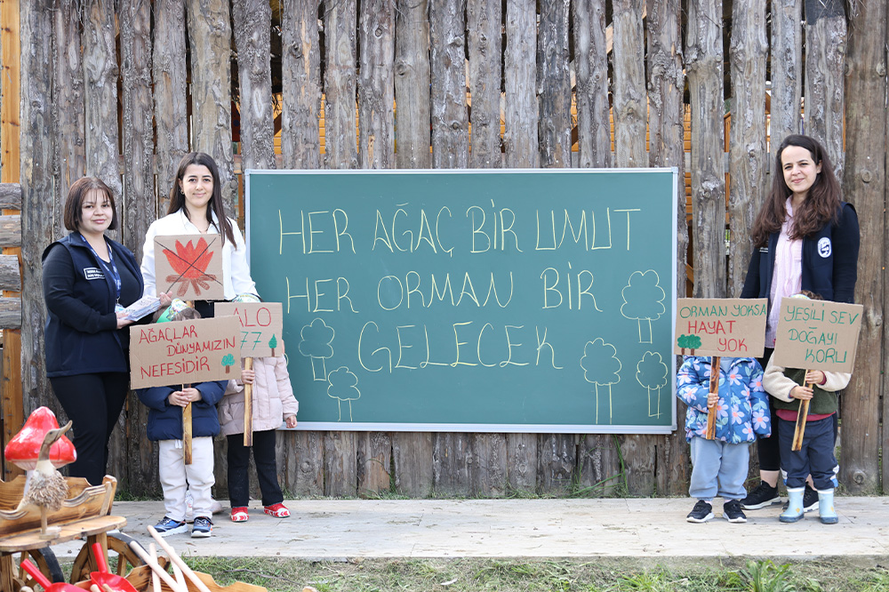 MİNİKLER, HBB İLE OKULLARINI AĞAÇLANDIRIYOR