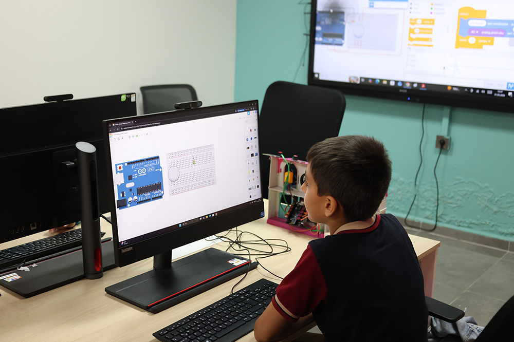 HATAY GENÇLERİ BİLİMDE ÖNE ÇIKIYOR