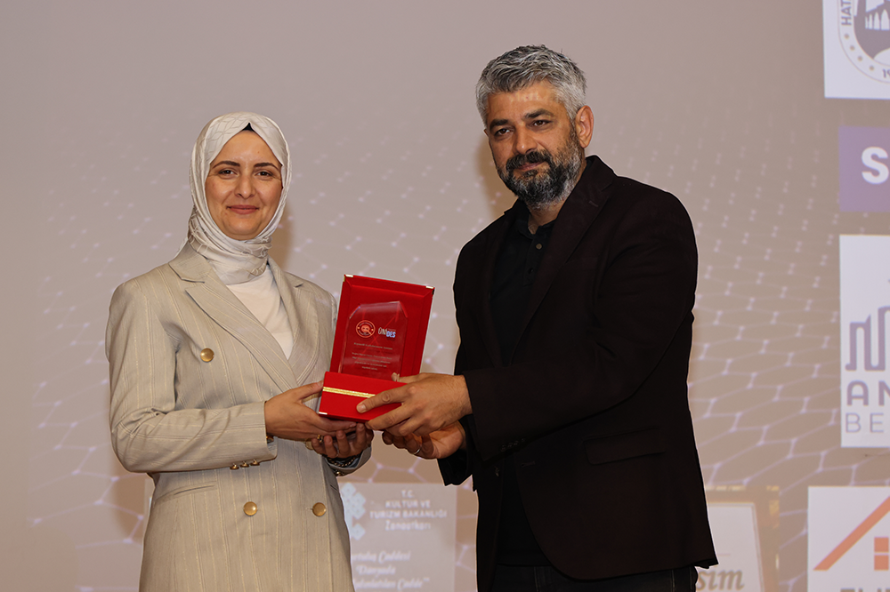 ÜNİVERSİTELER ARASI BİLGİ YARIŞMASININ AÇILIŞ TÖRENİ YAPILDI