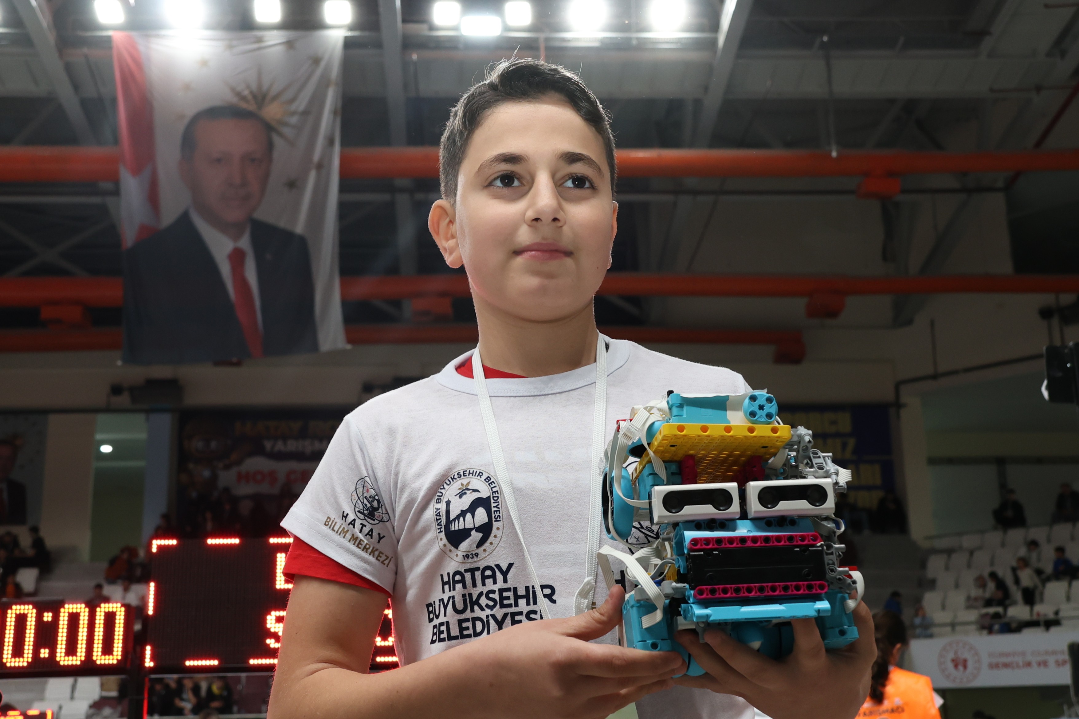 HATAYBOT TEKNOLOJİ YARIŞI FİNAL YOLUNDA 