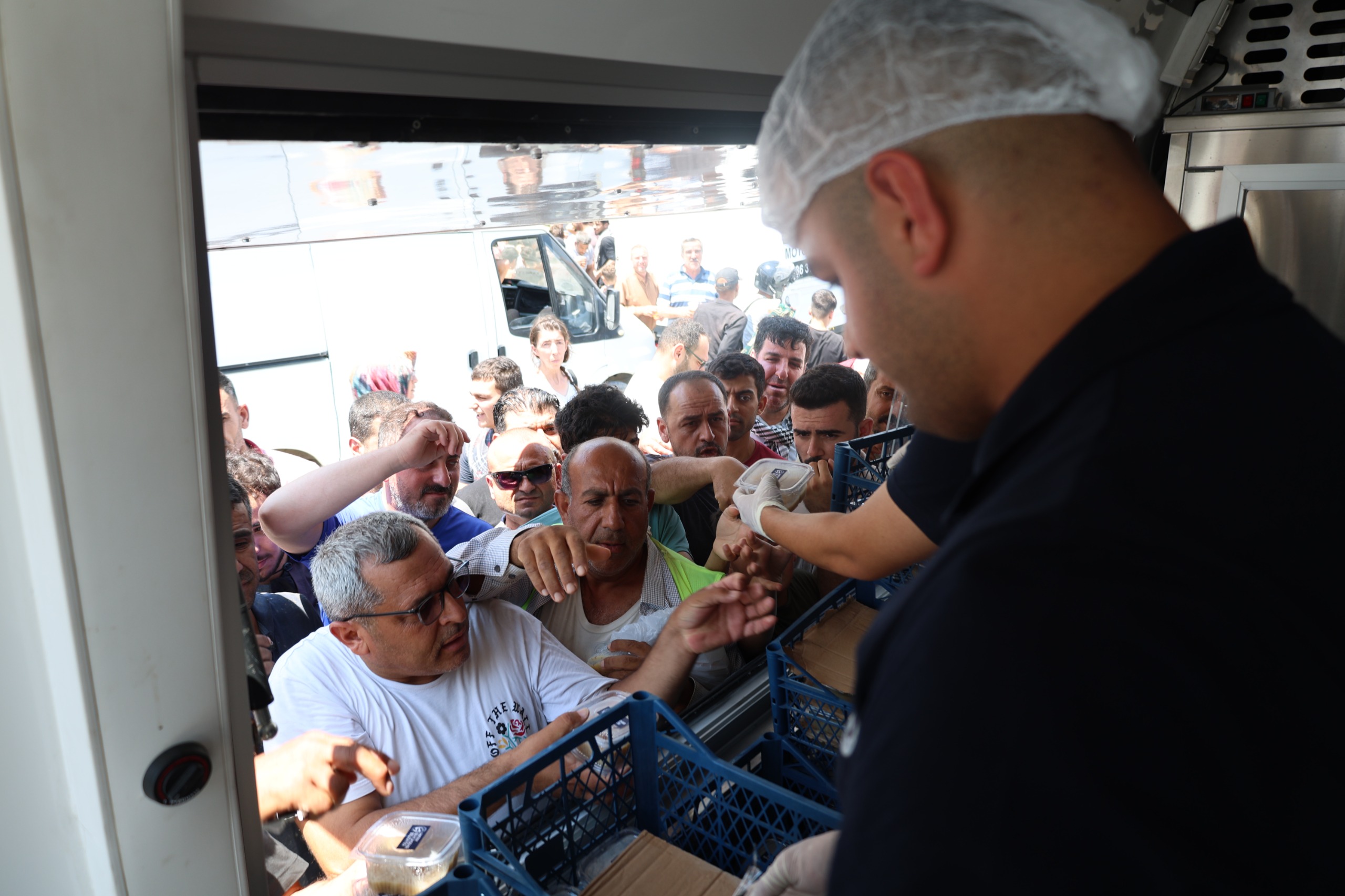 HBB’DEN MUHARREM AYINDA AŞURE İKRAMI