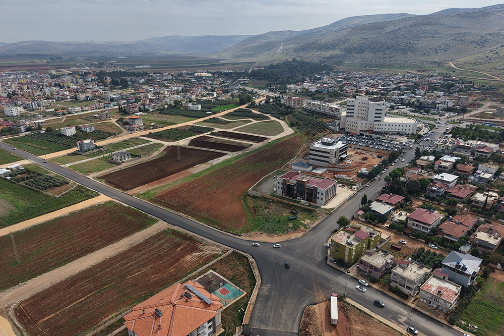 YENİŞEHİR MAHALLESİ’NE 6.5 KM BETON ASFALT