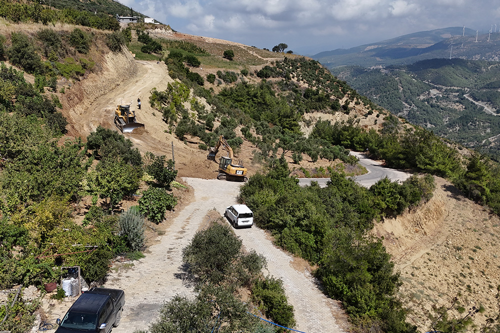HBB’DEN BELEN BENLİDERE’DE ULAŞIMI RAHATLATACAK YOL ÇALIŞMASI
