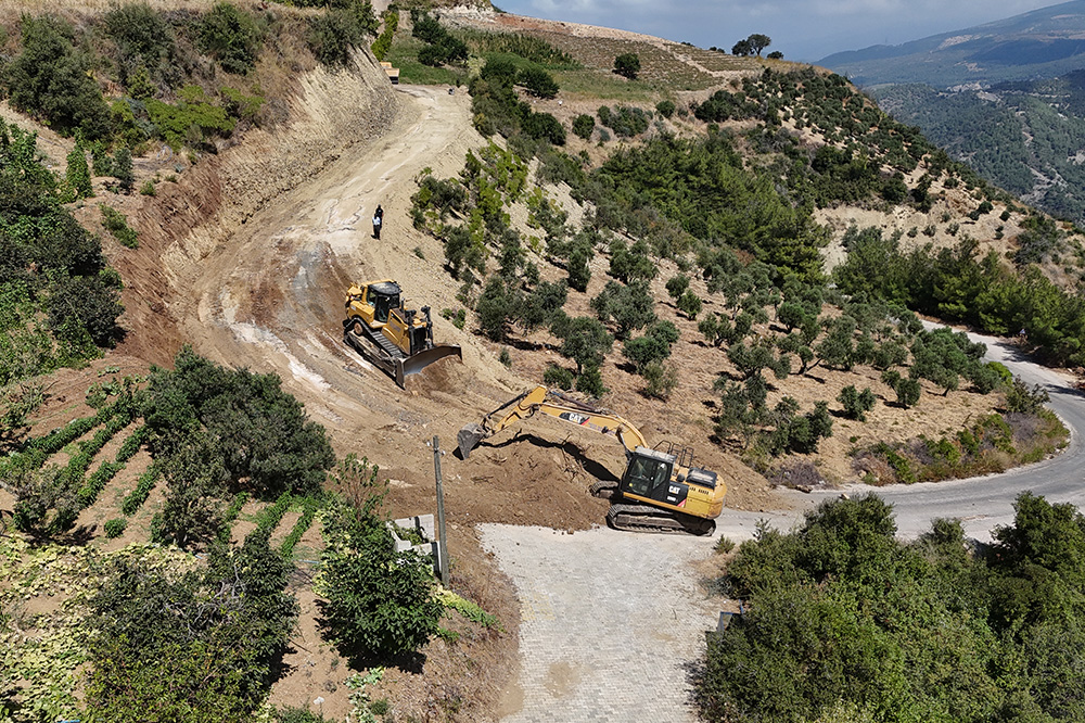 HBB’DEN BELEN BENLİDERE’DE ULAŞIMI RAHATLATACAK YOL ÇALIŞMASI