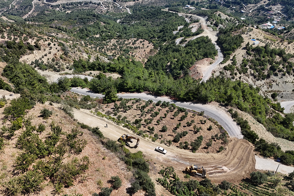 HBB’DEN BELEN BENLİDERE’DE ULAŞIMI RAHATLATACAK YOL ÇALIŞMASI