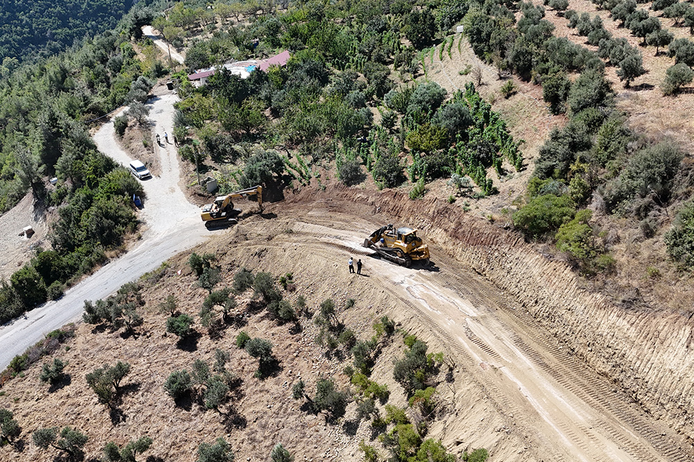HBB’DEN BELEN BENLİDERE’DE ULAŞIMI RAHATLATACAK YOL ÇALIŞMASI