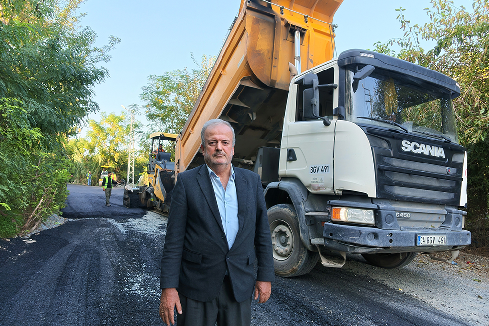 SAMANDAĞ KUŞALANI’NDA KRİTİK YOLA BETON ASFALT