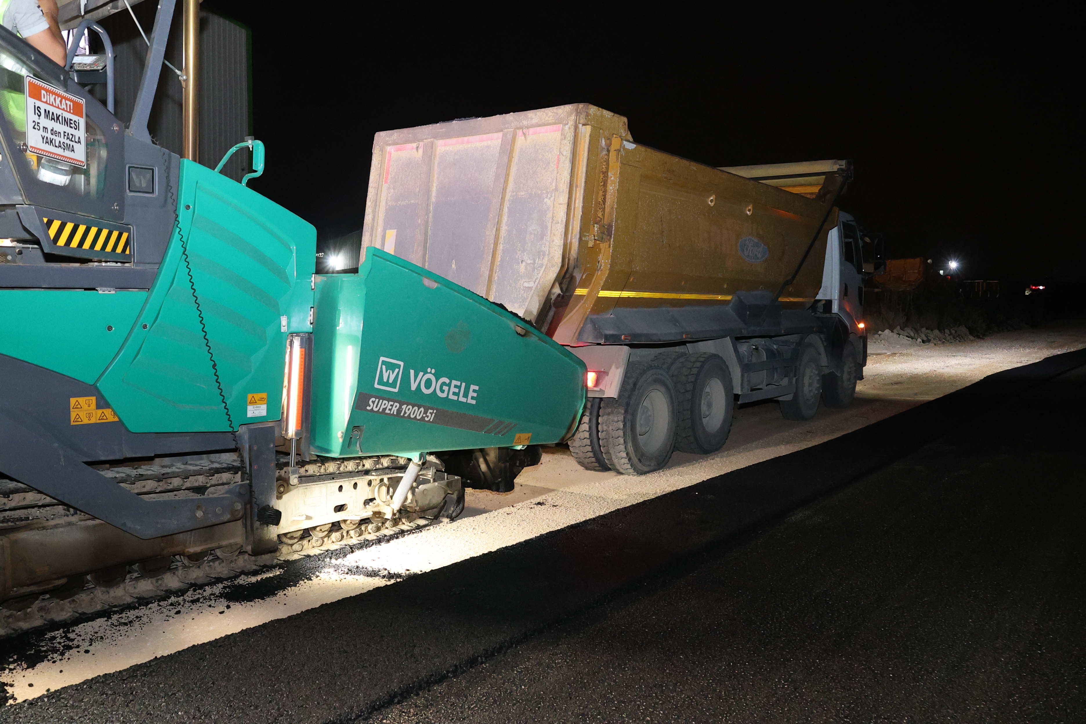 HBB’DEN ANTAKYA’DA GECE ASFALTI