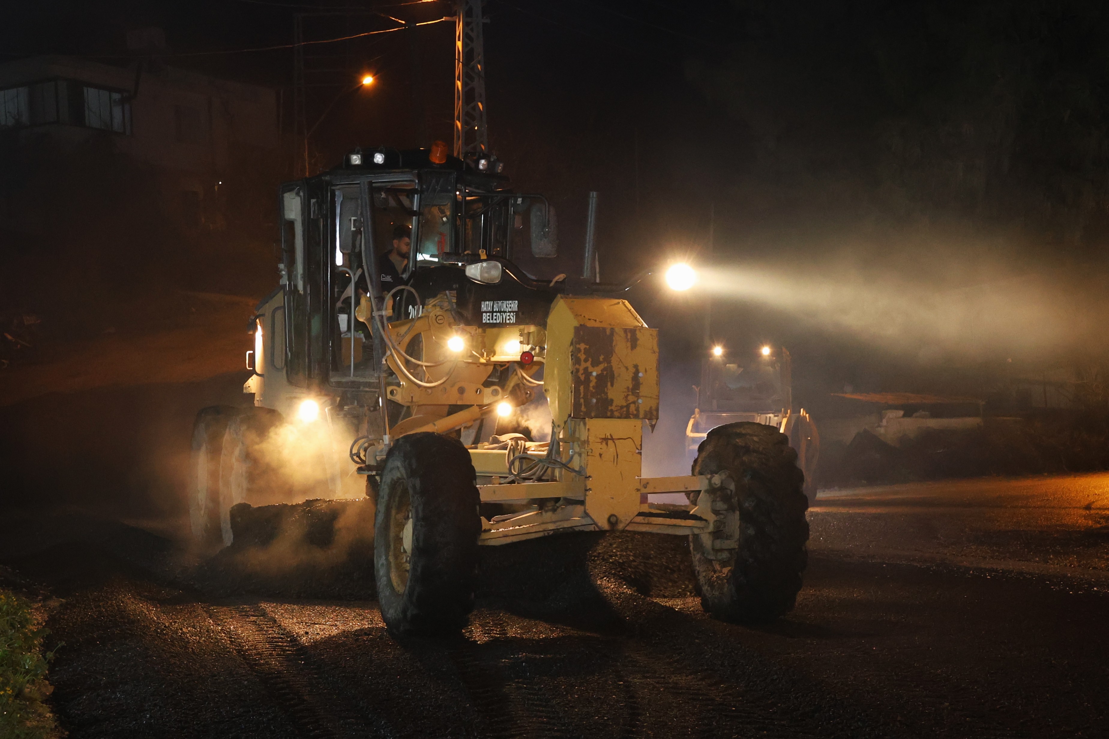 HBB VE ANTAKYA BELEDİYESİ YOL ÇALIŞMALARINA DEVAM EDİYOR