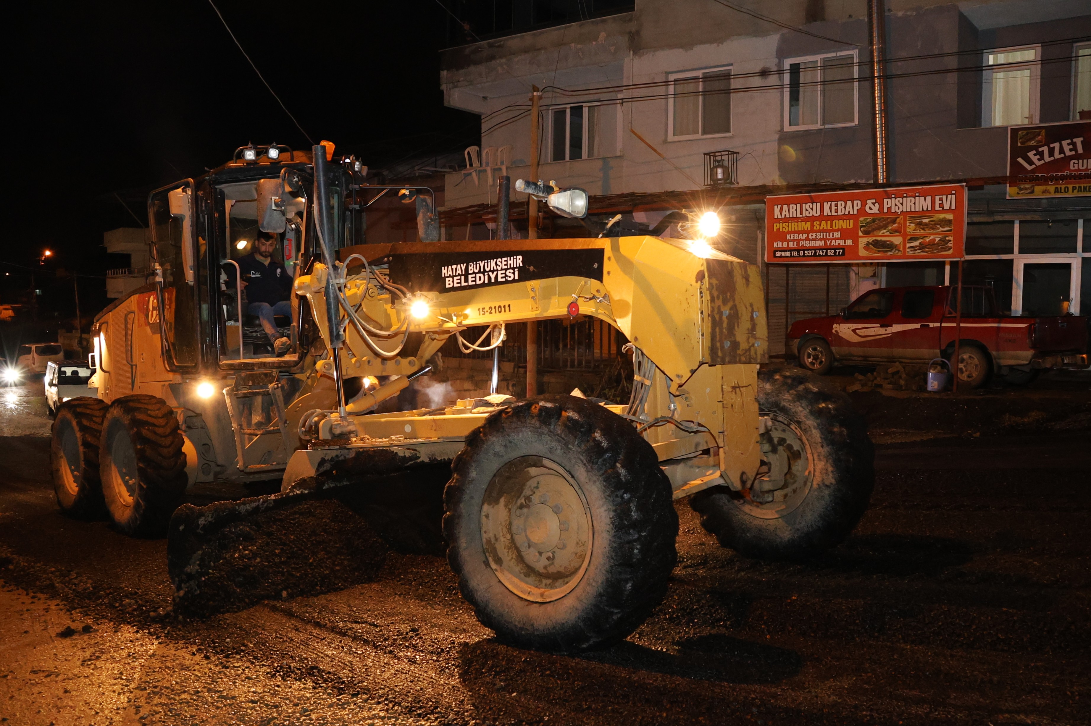 HBB VE ANTAKYA BELEDİYESİ YOL ÇALIŞMALARINA DEVAM EDİYOR
