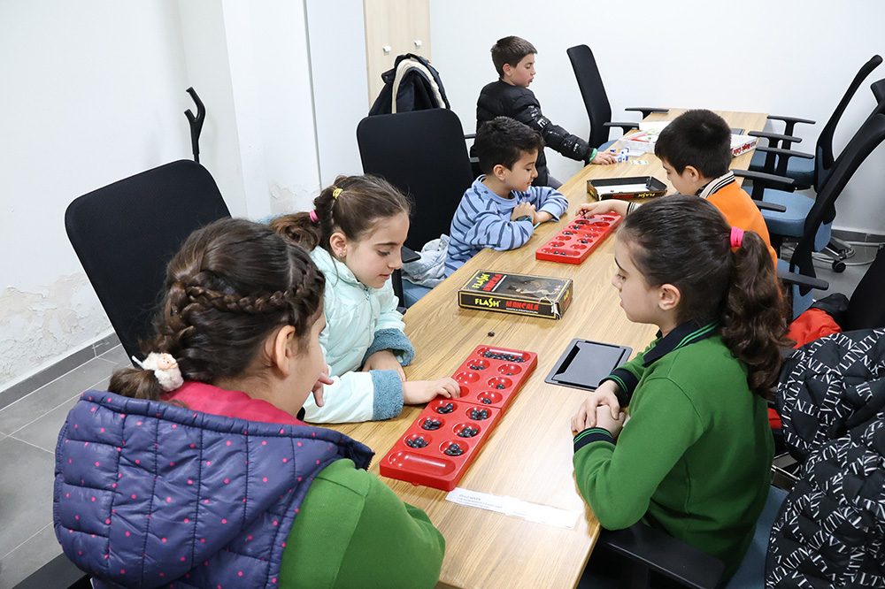 HATAY GENÇLERİ BİLİMDE ÖNE ÇIKIYOR