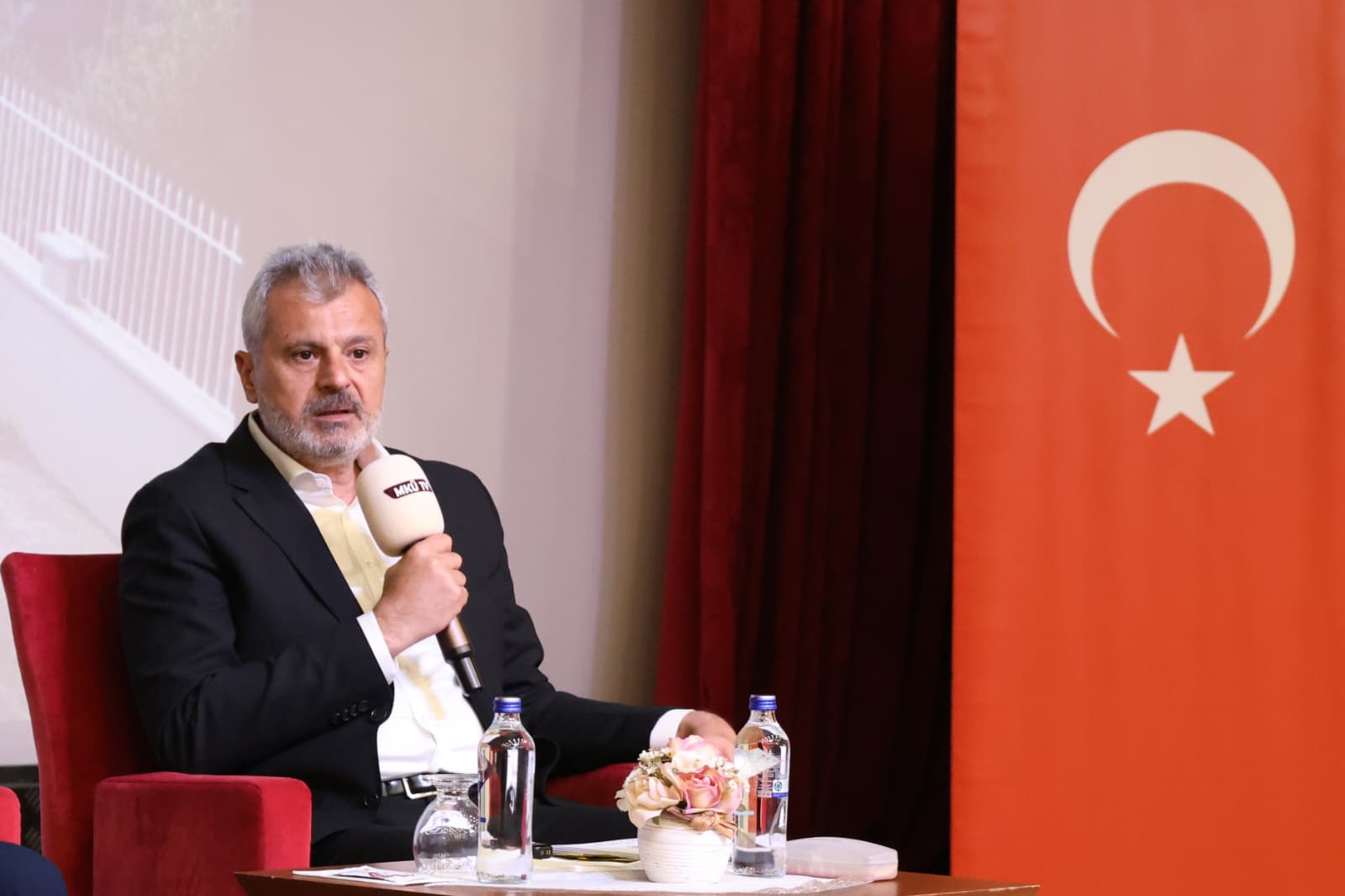 BAŞKAN ÖNTÜRK TÜGVA İHTİSAS AKADEMİ’DE GENÇLERLE BULUŞTU