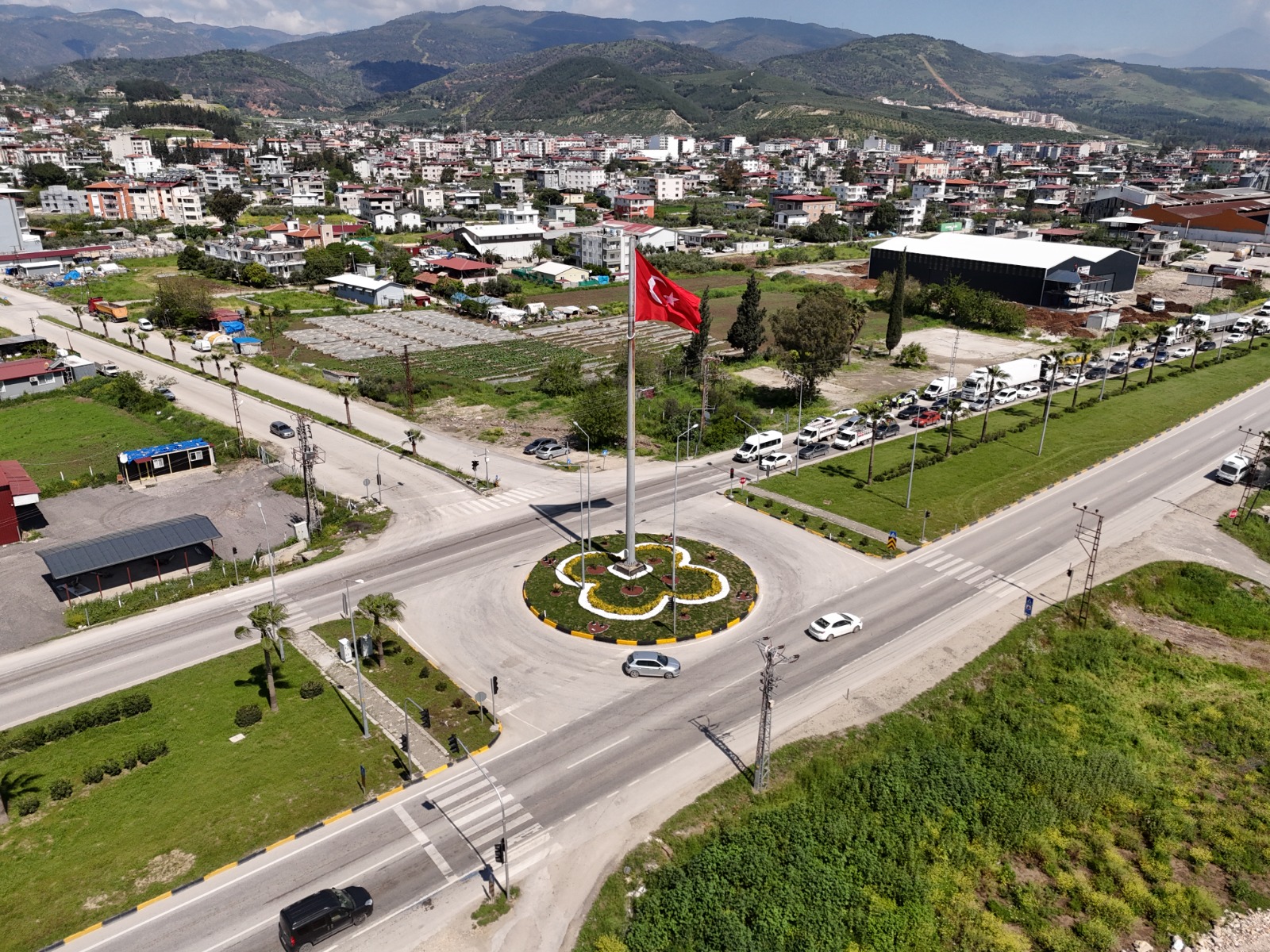 HBB KAVŞAKLARI YENİLİYOR, HATAY NEFES ALIYOR