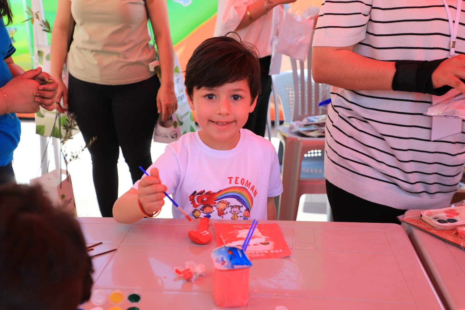 BAŞKAN ÖNTÜRK, 23 NİSAN’I ÇOCUKLARLA KUTLADI