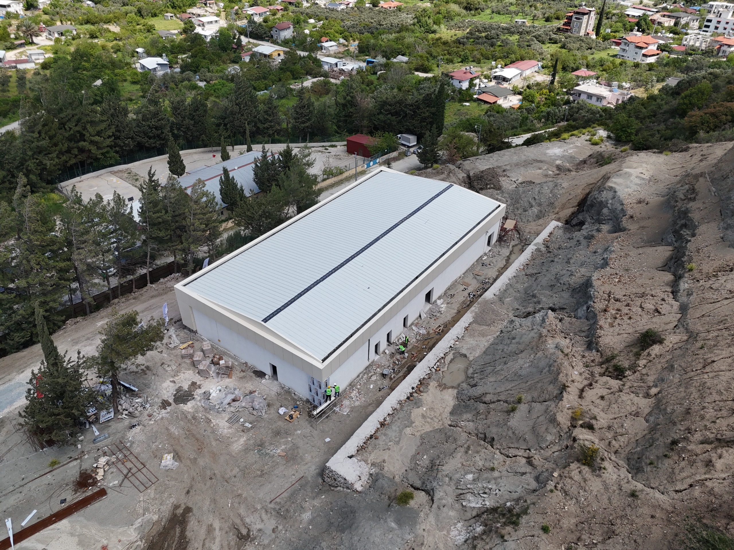 BAŞKAN ÖNTÜRK HBB'NİN DEFNE'DEKİ YATIRIMLARINI YERİNDE İNCELEDİ