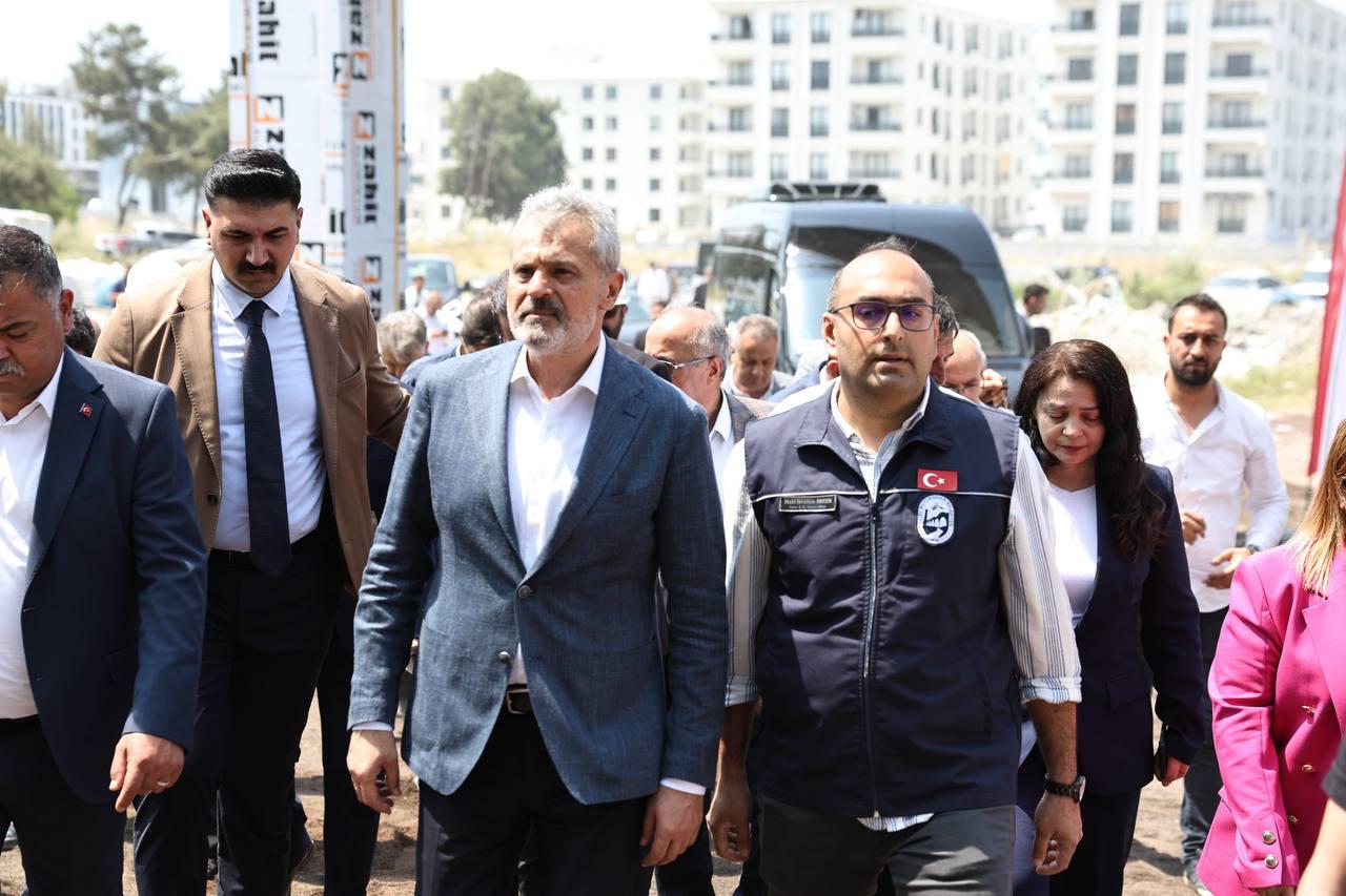 BAŞKAN ÖNTÜRK, DÖRTYOL SPOR SALONU İNŞAATINI DETAYLI ŞEKİLDE KONTROL ETTİ