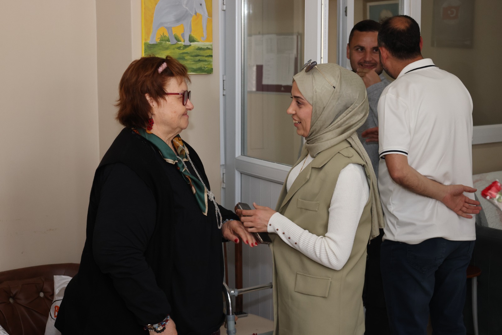 HBB’DEN HUZUREVİ’NE ANNELER GÜNÜ ZİYARETİ