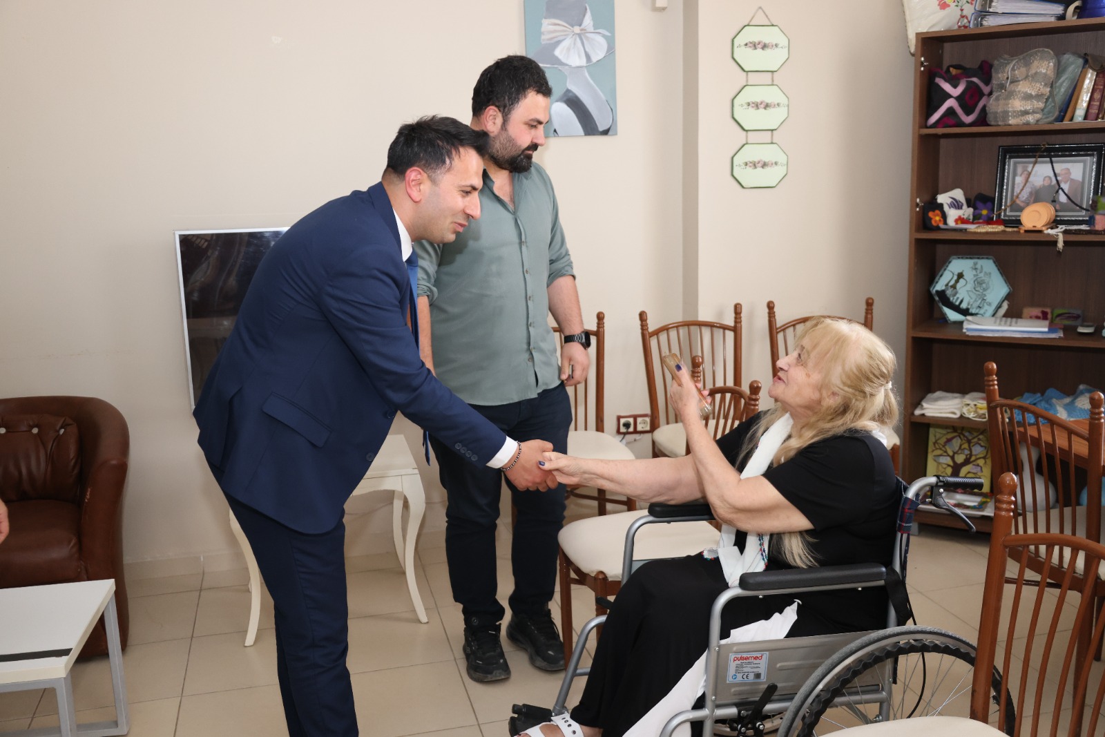 HBB’DEN HUZUREVİ’NE ANNELER GÜNÜ ZİYARETİ