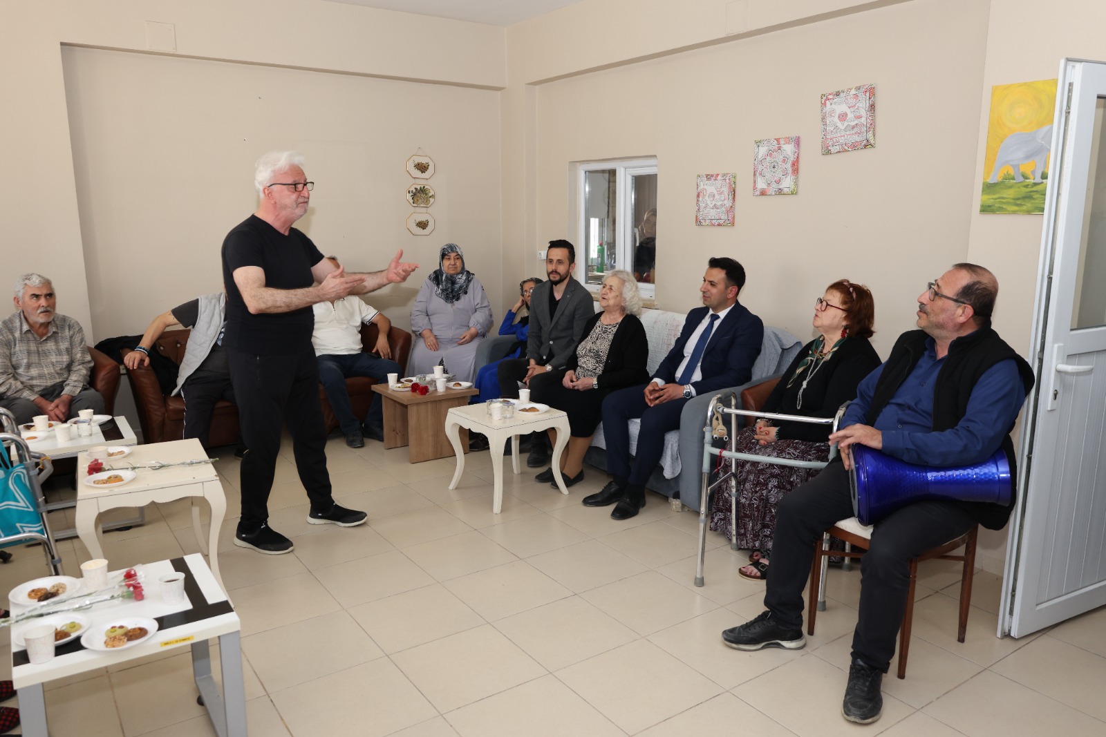 HBB’DEN HUZUREVİ’NE ANNELER GÜNÜ ZİYARETİ