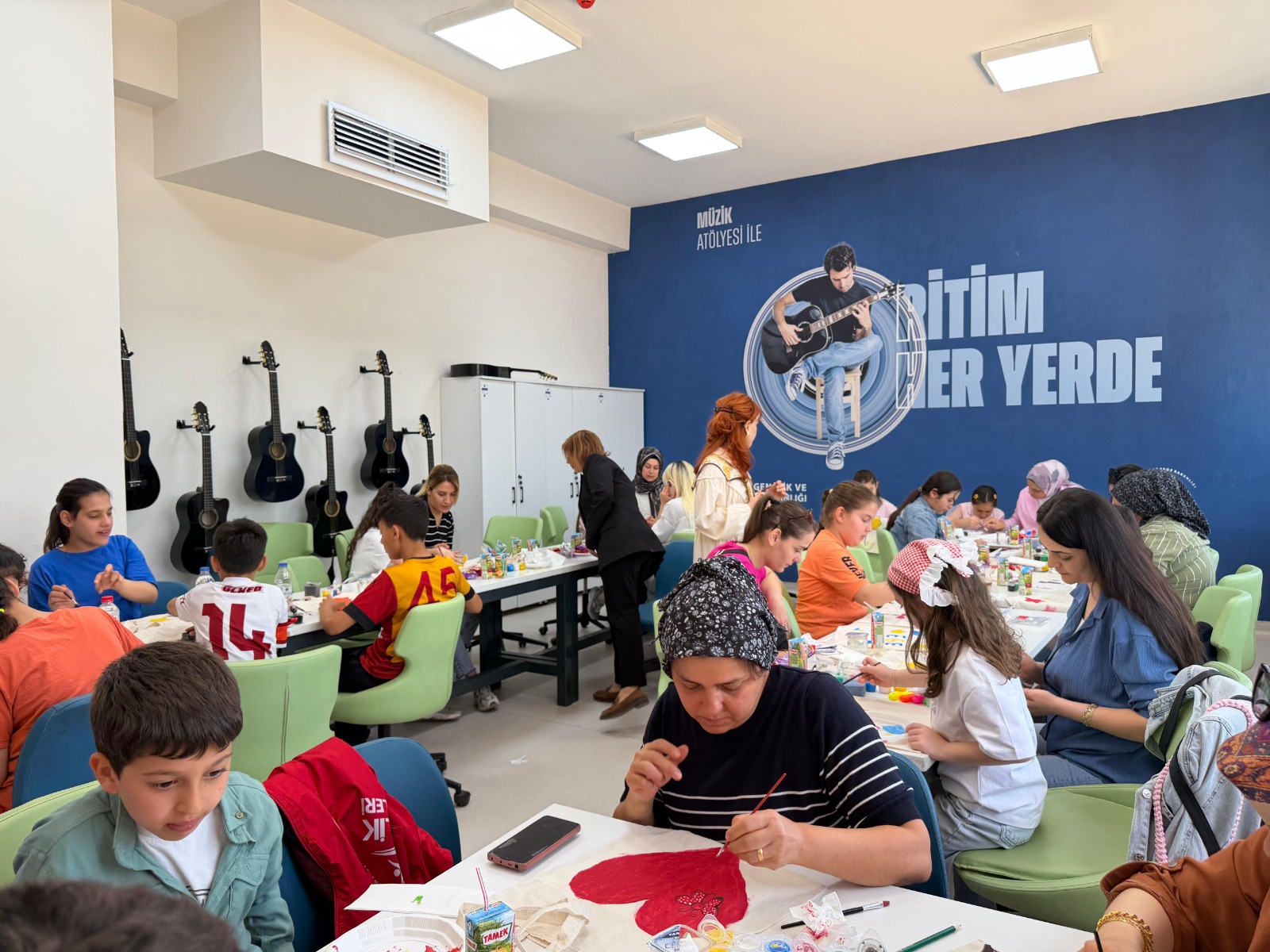 ANNELER İÇİN TASARLADILAR, SEVGİYLE ÜRETTİLER 