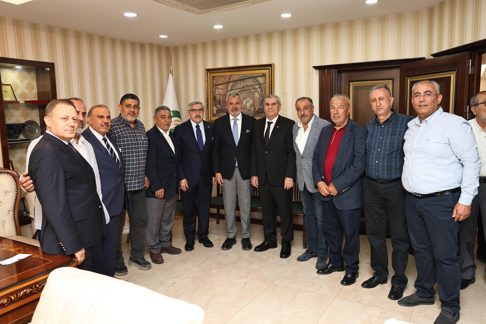 BAŞKAN ÖNTÜRK REYHANLI’DA TİCARET KURUMLARINI ZİYARET ETTİ