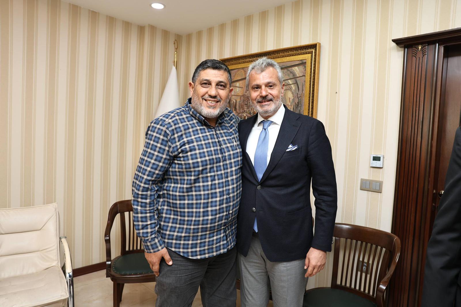 BAŞKAN ÖNTÜRK REYHANLI’DA TİCARET KURUMLARINI ZİYARET ETTİ
