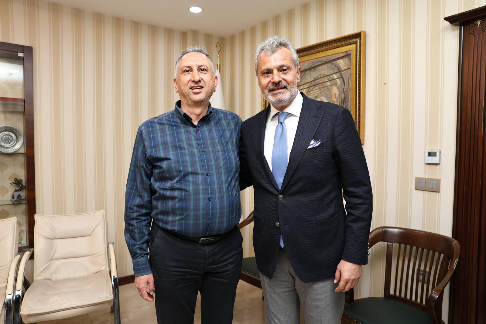 BAŞKAN ÖNTÜRK REYHANLI’DA TİCARET KURUMLARINI ZİYARET ETTİ