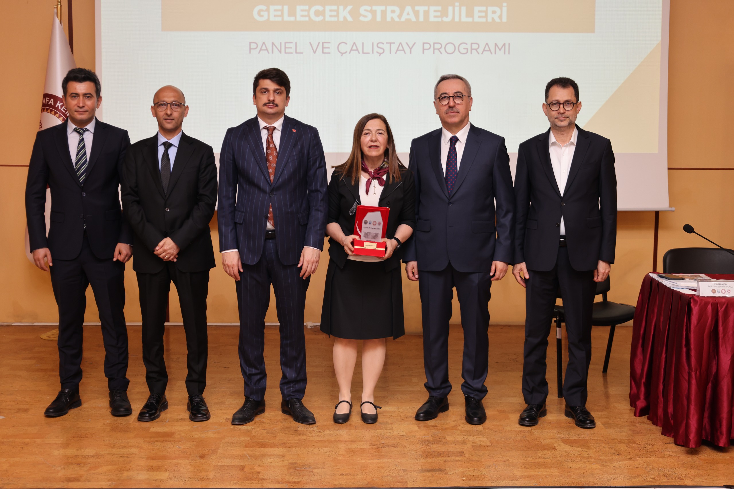 AFET YÖNETİMİNDE HATAY MODELİ ÇALIŞTAYI SÜRÜYOR