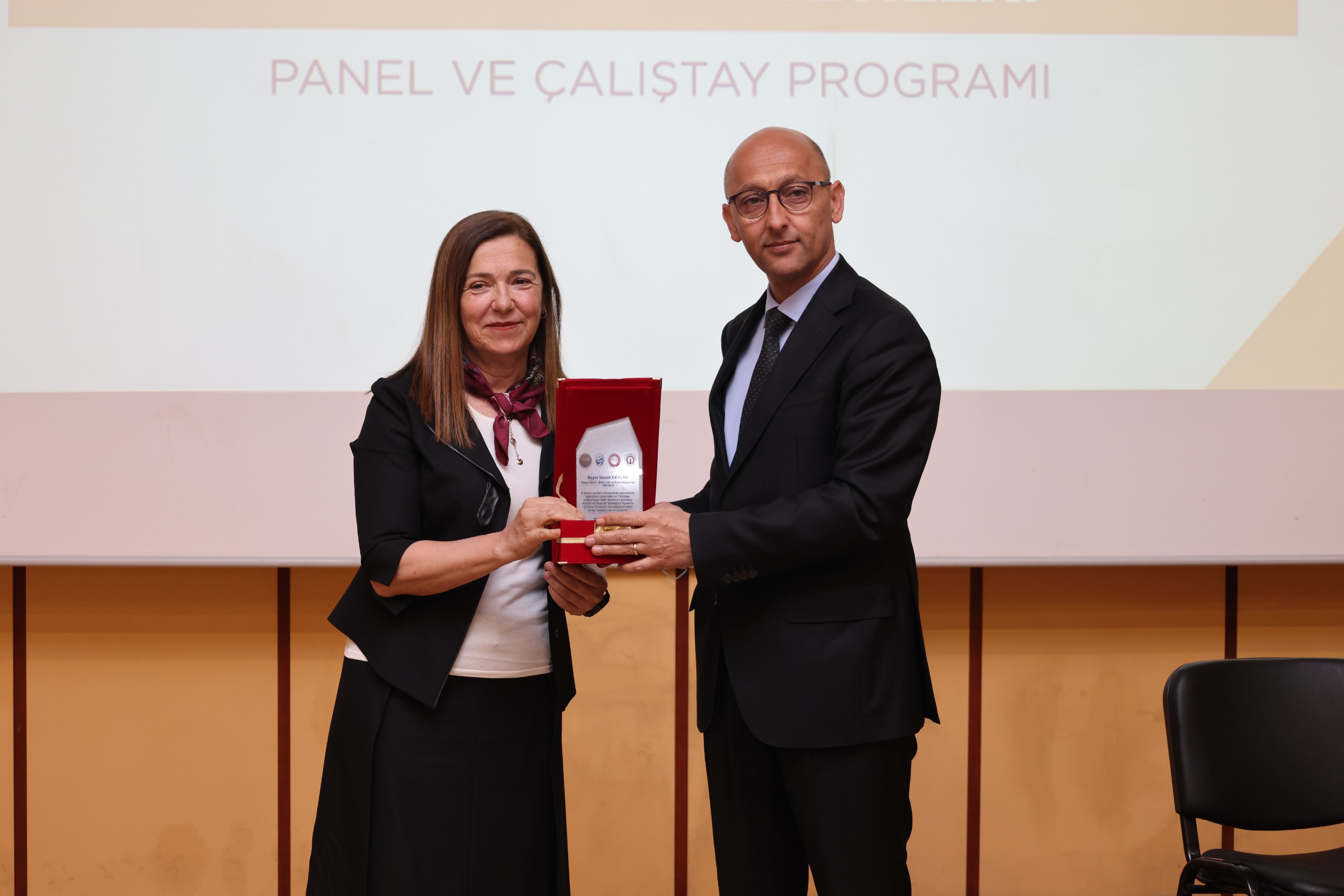 AFET YÖNETİMİNDE HATAY MODELİ ÇALIŞTAYI SÜRÜYOR