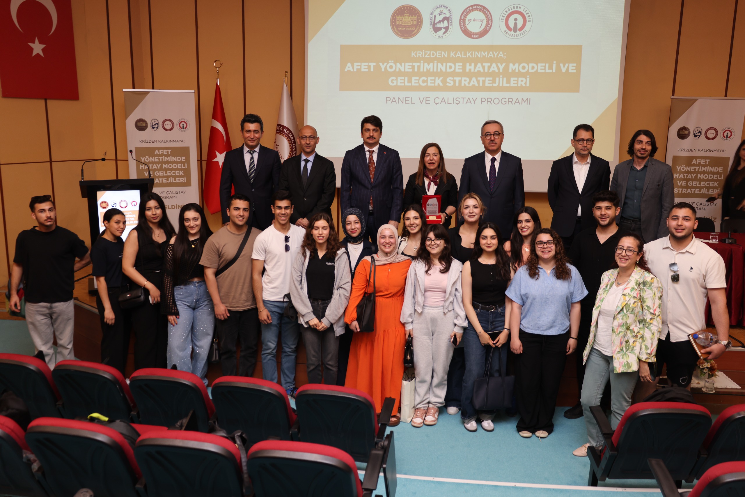 AFET YÖNETİMİNDE HATAY MODELİ ÇALIŞTAYI SÜRÜYOR