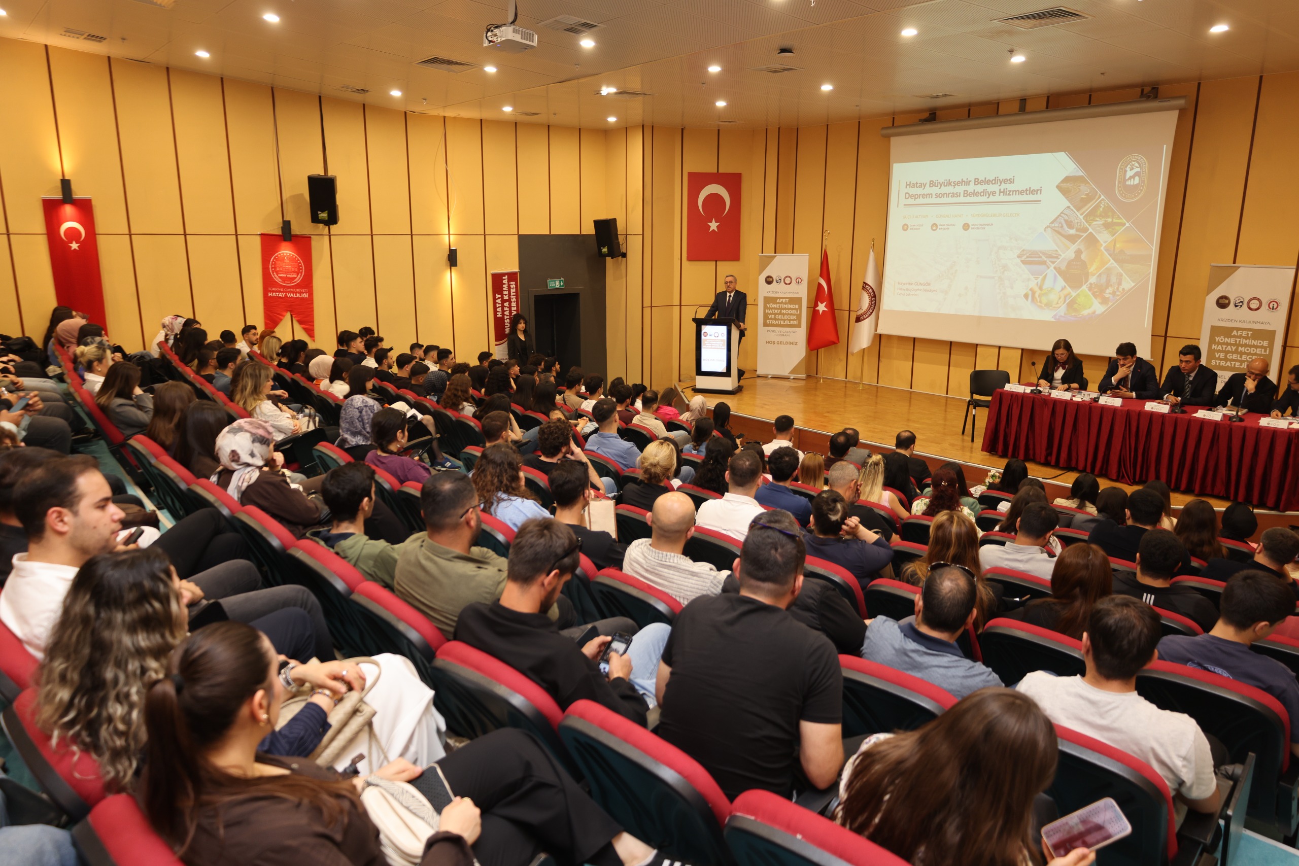AFET YÖNETİMİNDE HATAY MODELİ ÇALIŞTAYI SÜRÜYOR