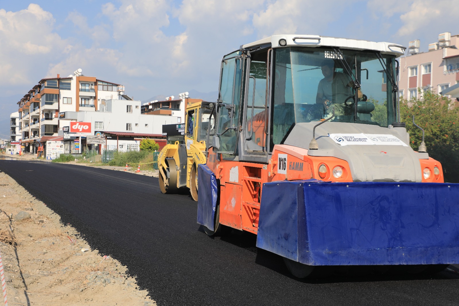 ARSUZ KARAAĞAÇ MAHALLESİ’NDEKİ PRESTİJ CADDE PROJESİ SÜRÜYOR