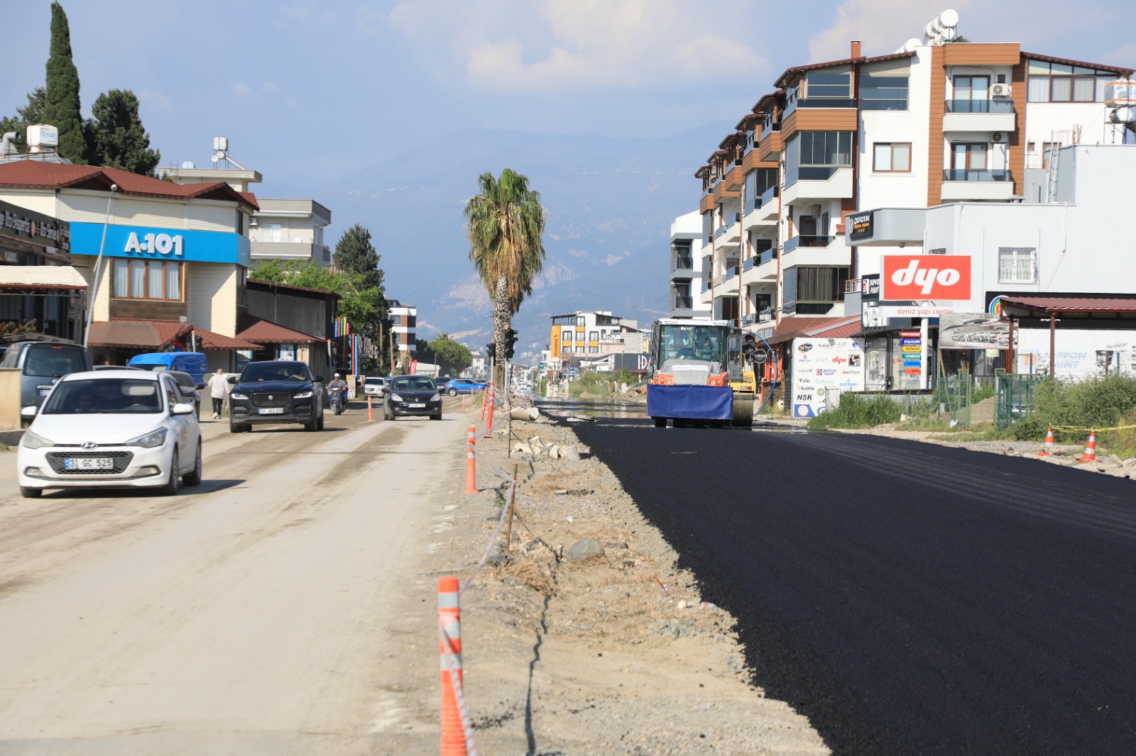 ARSUZ KARAAĞAÇ MAHALLESİ’NDEKİ PRESTİJ CADDE PROJESİ SÜRÜYOR