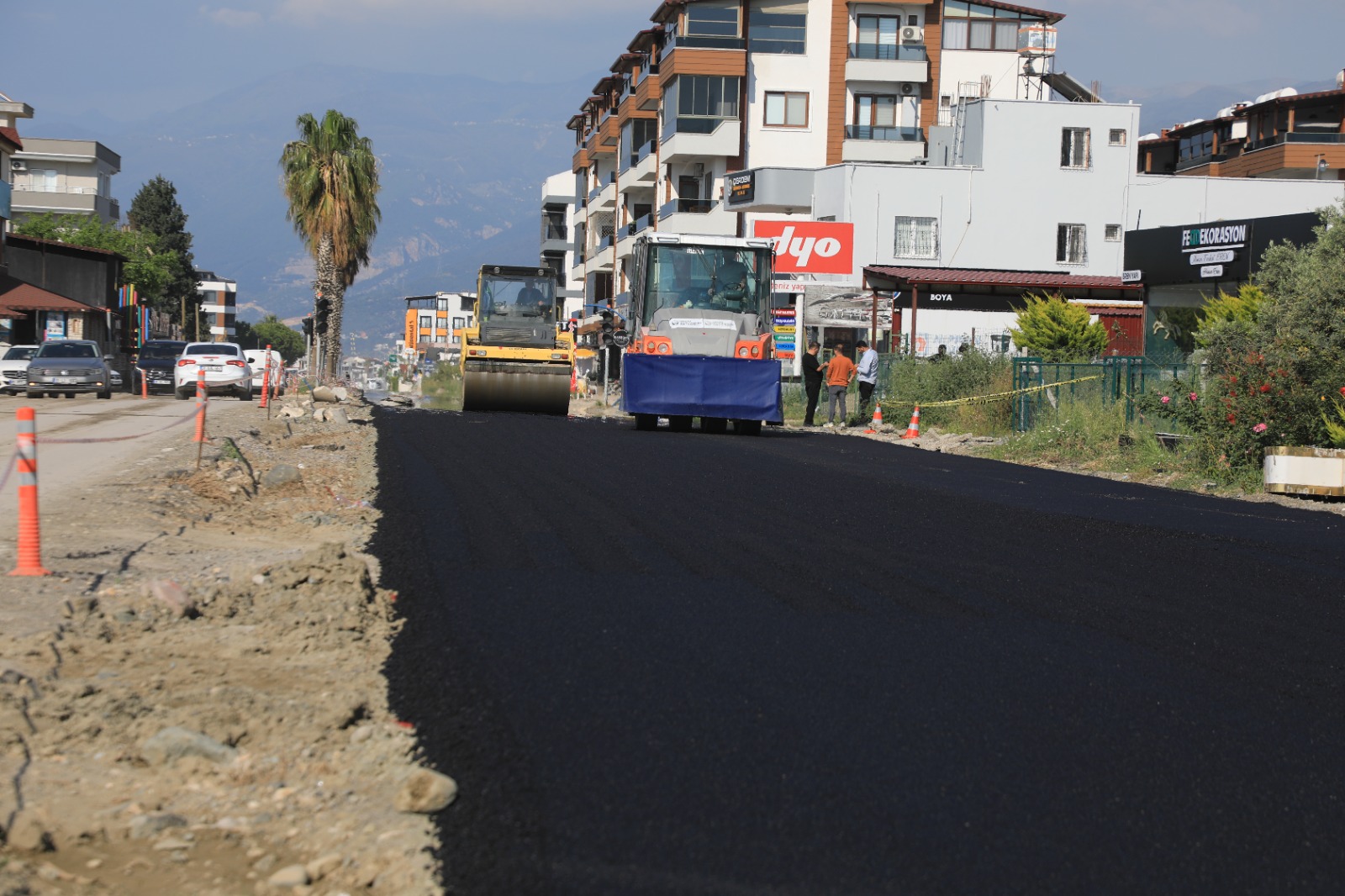 ARSUZ KARAAĞAÇ MAHALLESİ’NDEKİ PRESTİJ CADDE PROJESİ SÜRÜYOR