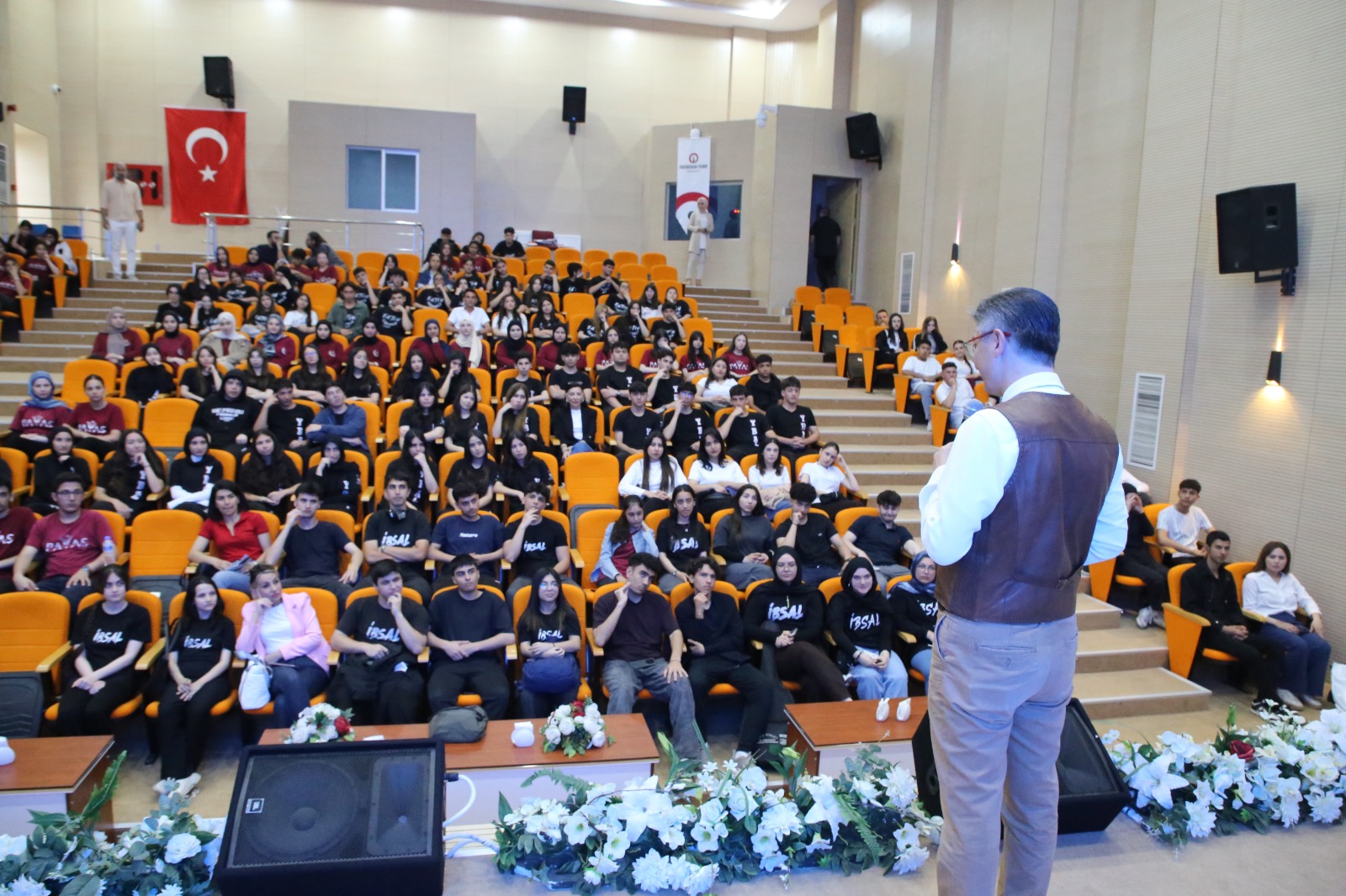 HBB, ÖĞRENCİLERİ SINAV SÜRECİNDE YALNIZ BIRAKMIYOR
