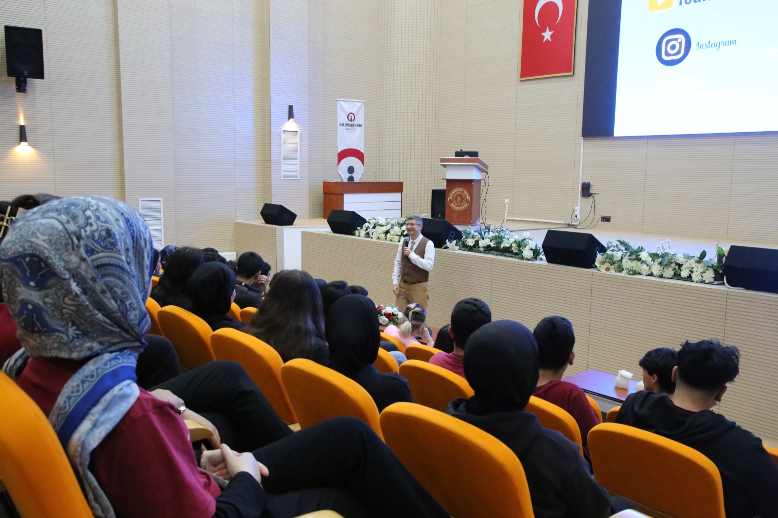 HBB, ÖĞRENCİLERİ SINAV SÜRECİNDE YALNIZ BIRAKMIYOR