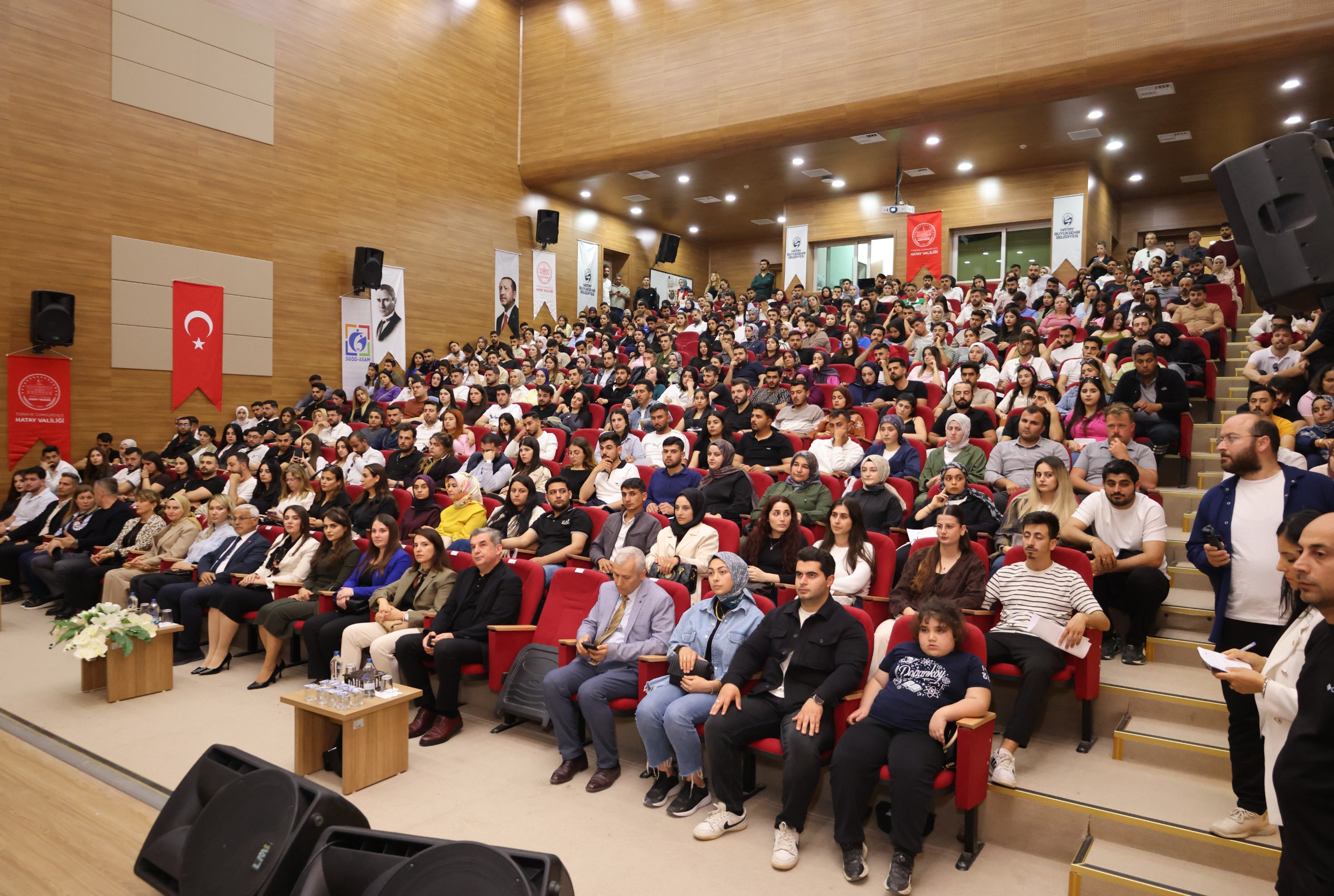 “SARSILMAZ KÖKLER: FIRTINALI GÜNLERDE AİLEDE PSİKOLOJİK SAĞLAMLIK” PROGRAMI GERÇEKLEŞTİRİLDİ