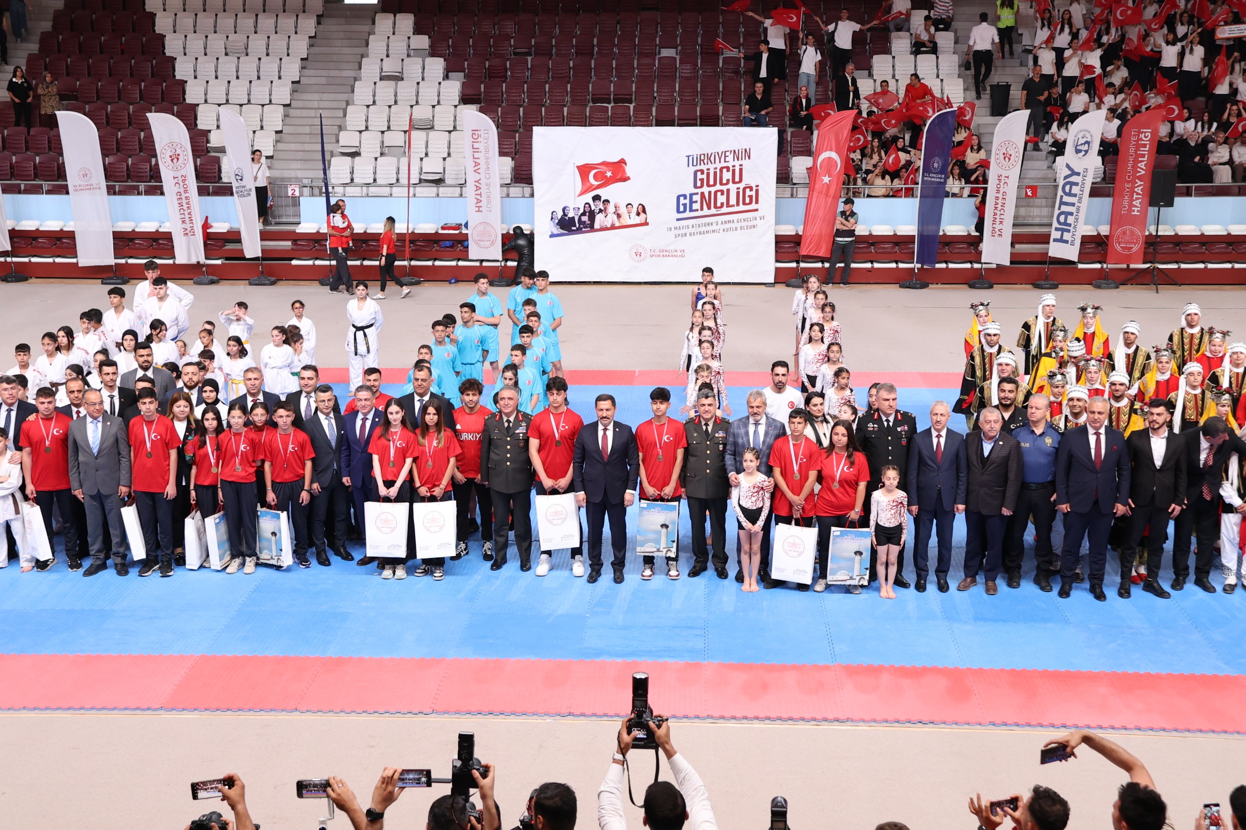 19 MAYIS ATATÜRK’Ü ANMA, GENÇLİK VE SPOR BAYRAMI HATAY’DA COŞKUYLA KUTLANDI