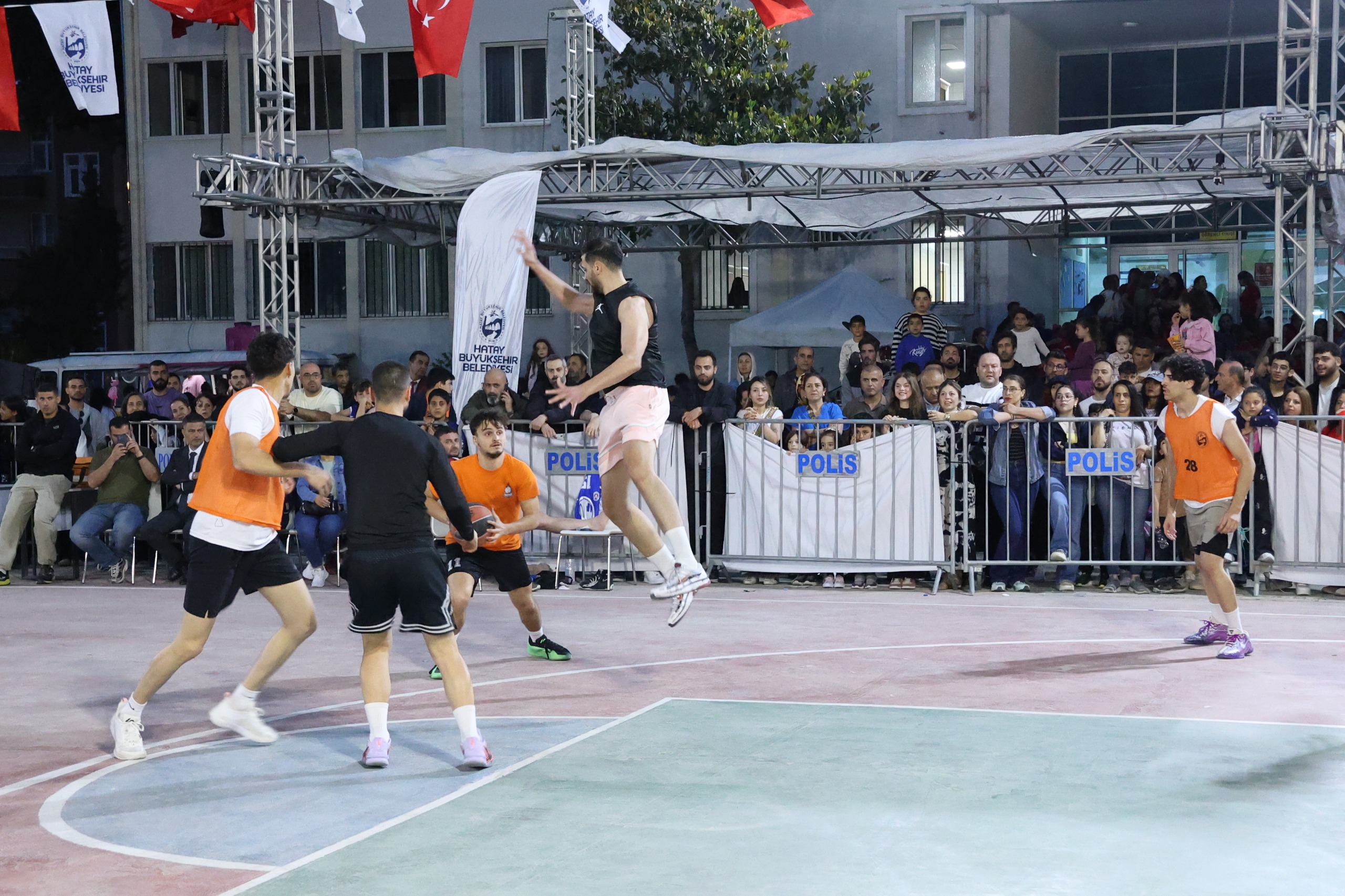 3X3 STREETBALL’DA ÖDÜLLER SAHİPLERİNİ BULDU