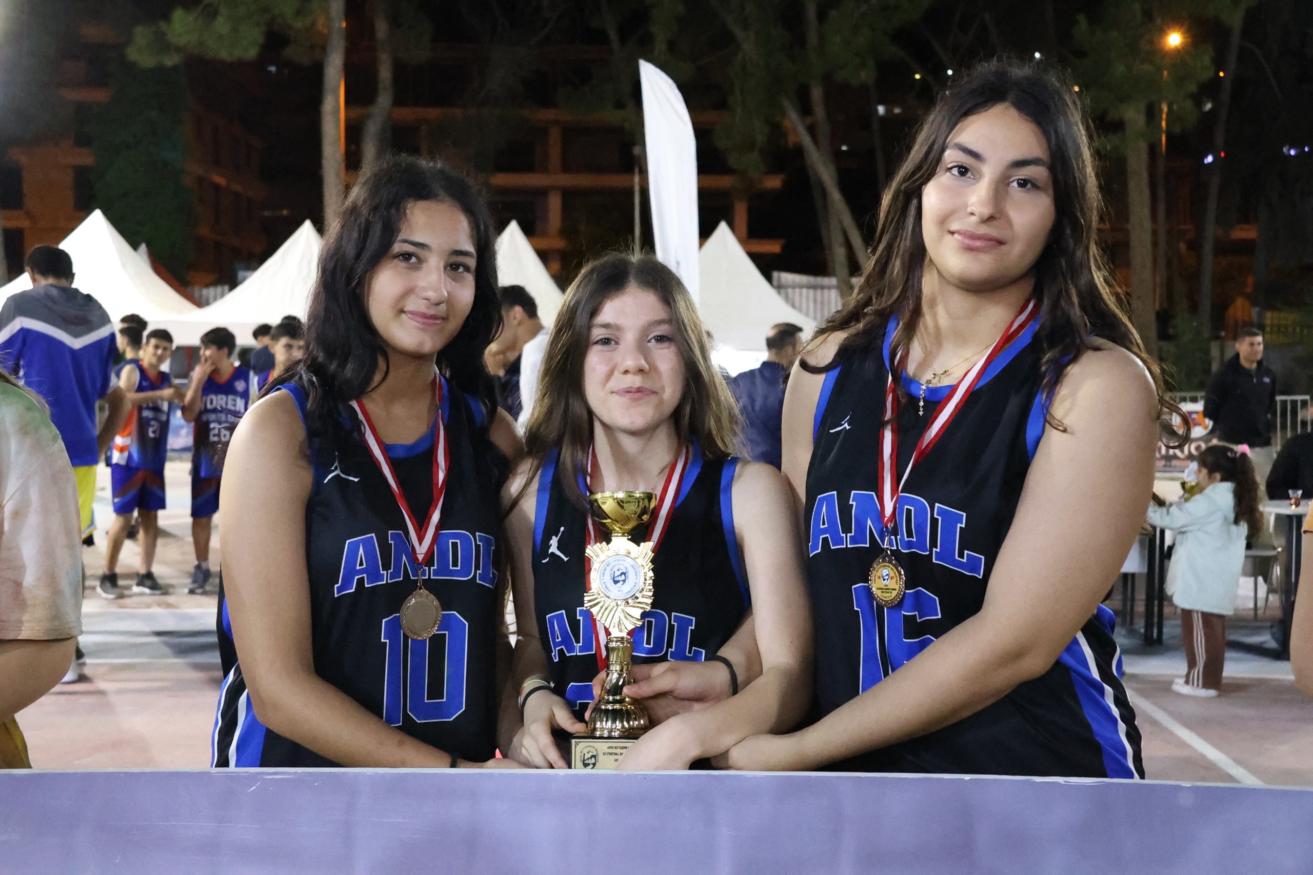 3X3 STREETBALL’DA ÖDÜLLER SAHİPLERİNİ BULDU