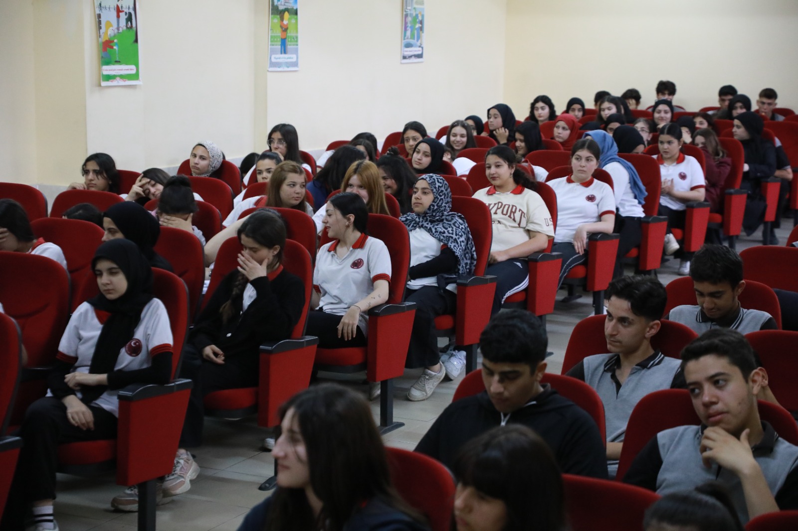HBB’DEN ÖĞRENCİLERE SAĞLIKLI BESLENME VE AKRAN ZORBALIĞI EĞİTİMİ