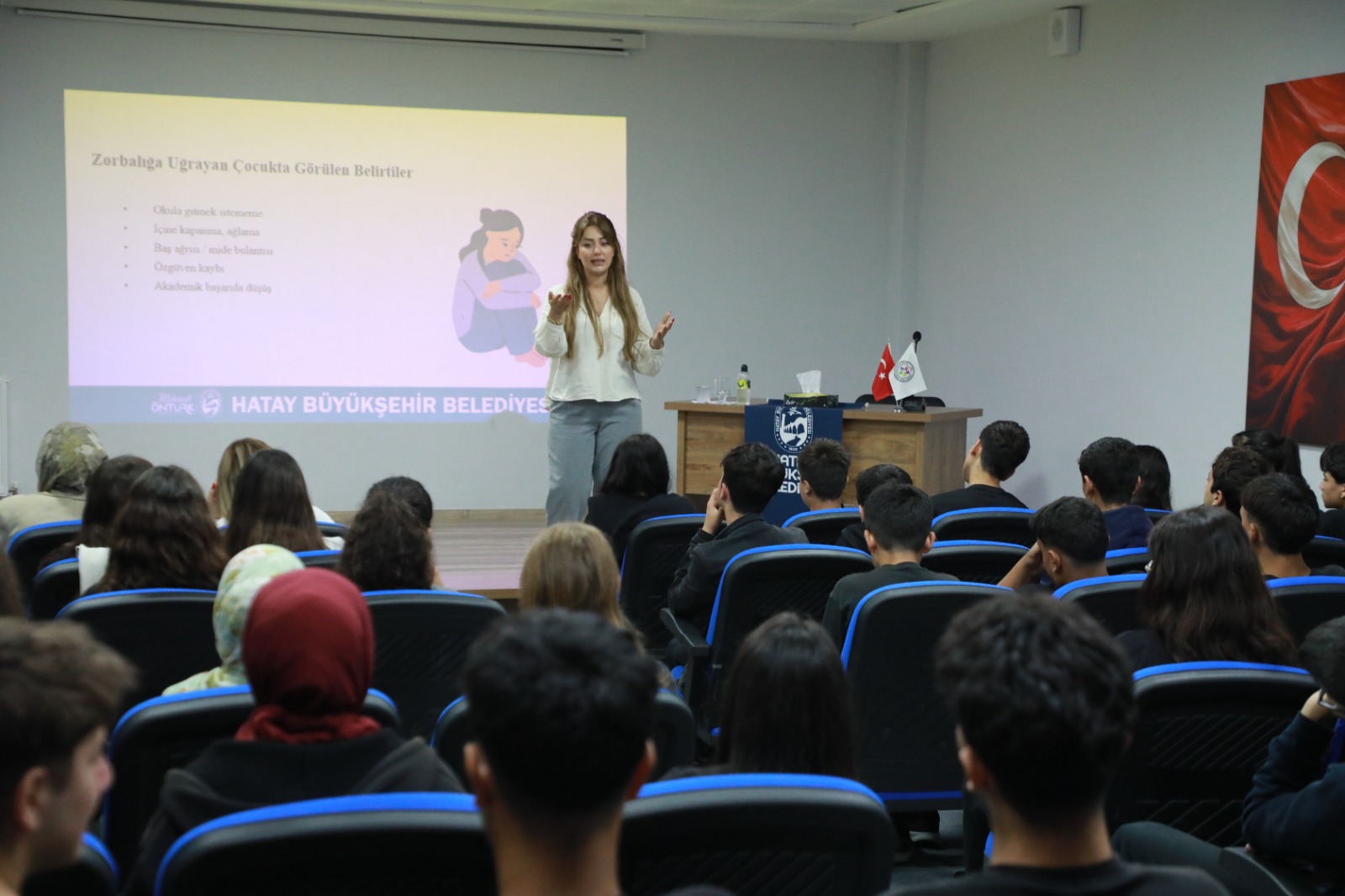 HBB’DEN ÖĞRENCİLERE SAĞLIKLI BESLENME VE AKRAN ZORBALIĞI EĞİTİMİ