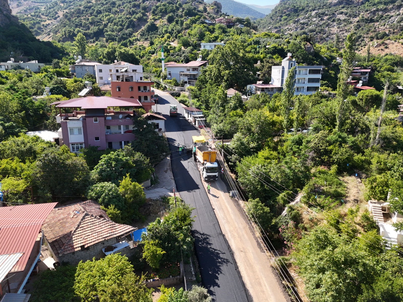 HBB, KIRSAL MAHALLELERDE ULAŞIM ALTYAPISINI GÜÇLENDİRİYOR