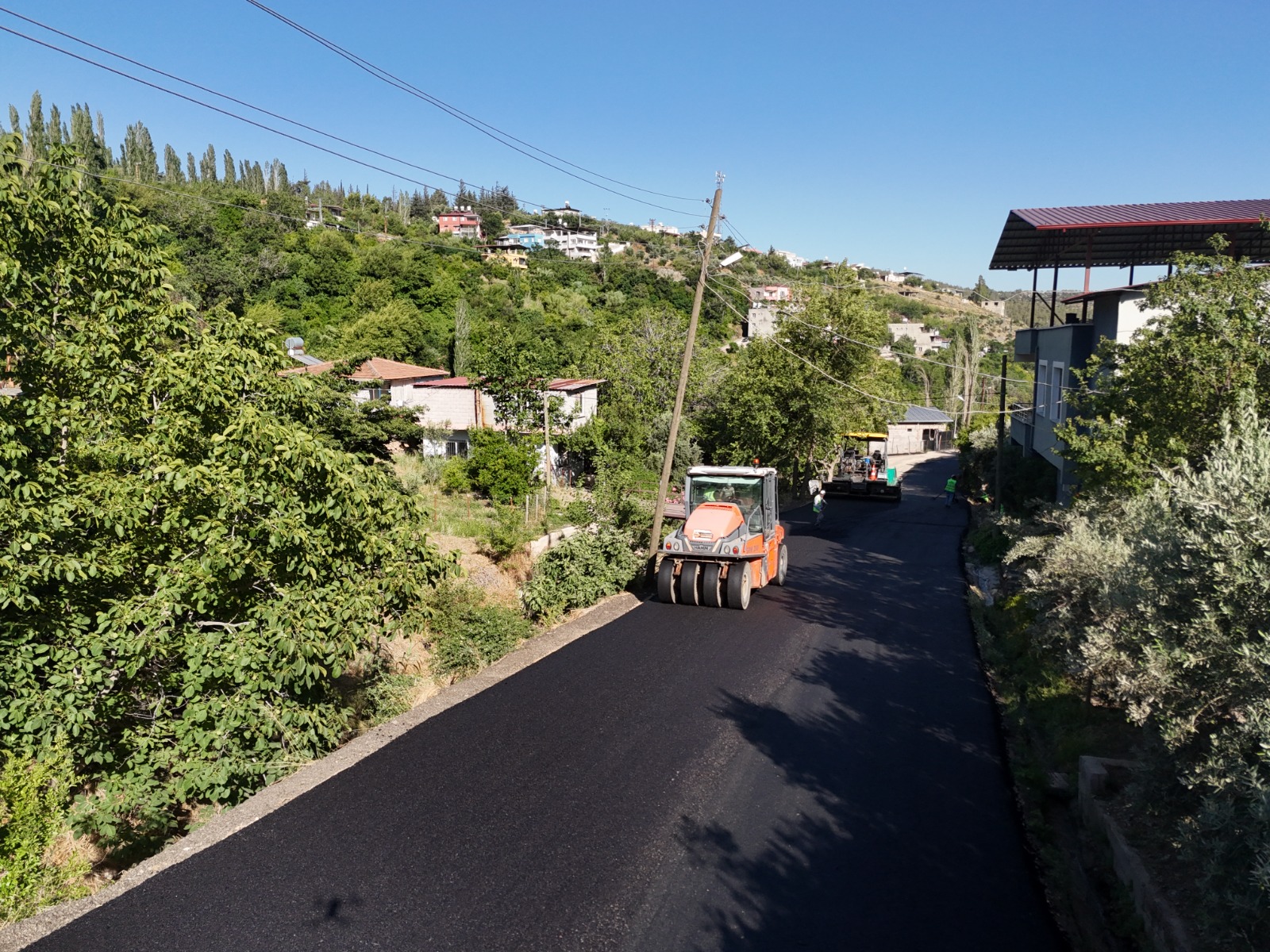 HBB, KIRSAL MAHALLELERDE ULAŞIM ALTYAPISINI GÜÇLENDİRİYOR