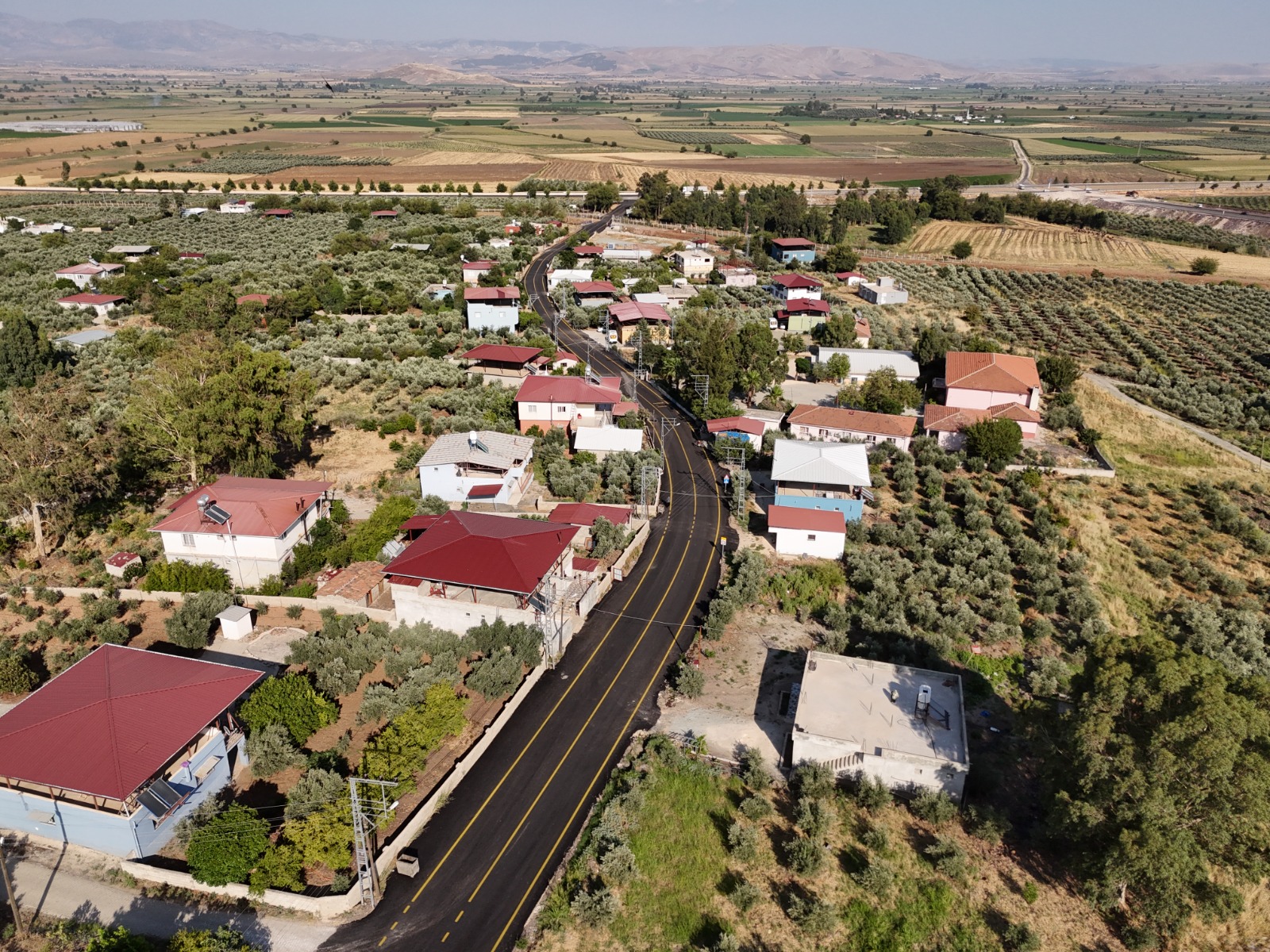 HBB'DEN BAĞLANTI YOLLARINA ASFALT