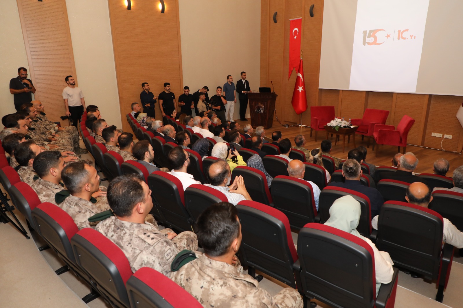 15 TEMMUZ RUHU HATAY’DA DÜZENLENEN SÖYLEŞİDE YAŞATILDI